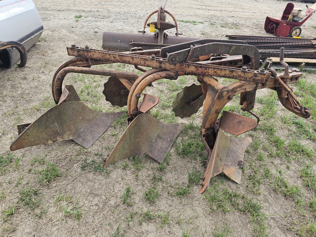 Allis-Chalmers 3-Bottom Plow