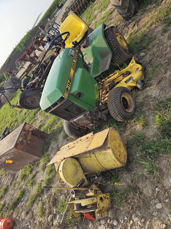 John Deere 317