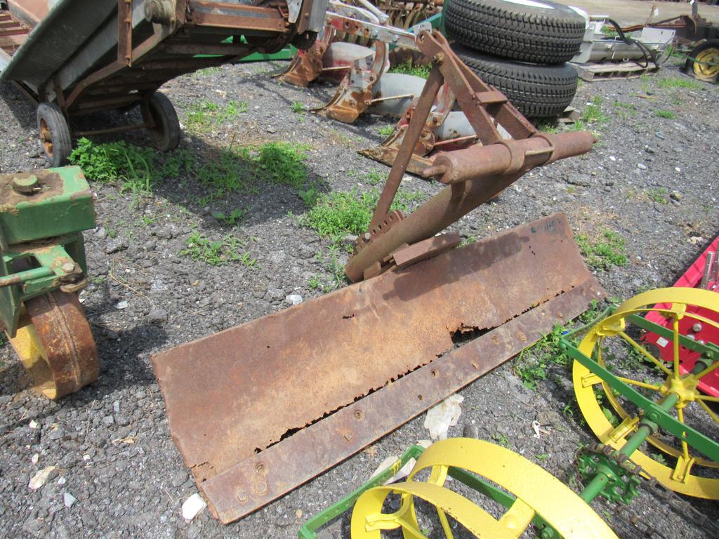 Photo of a 2006 Case 620