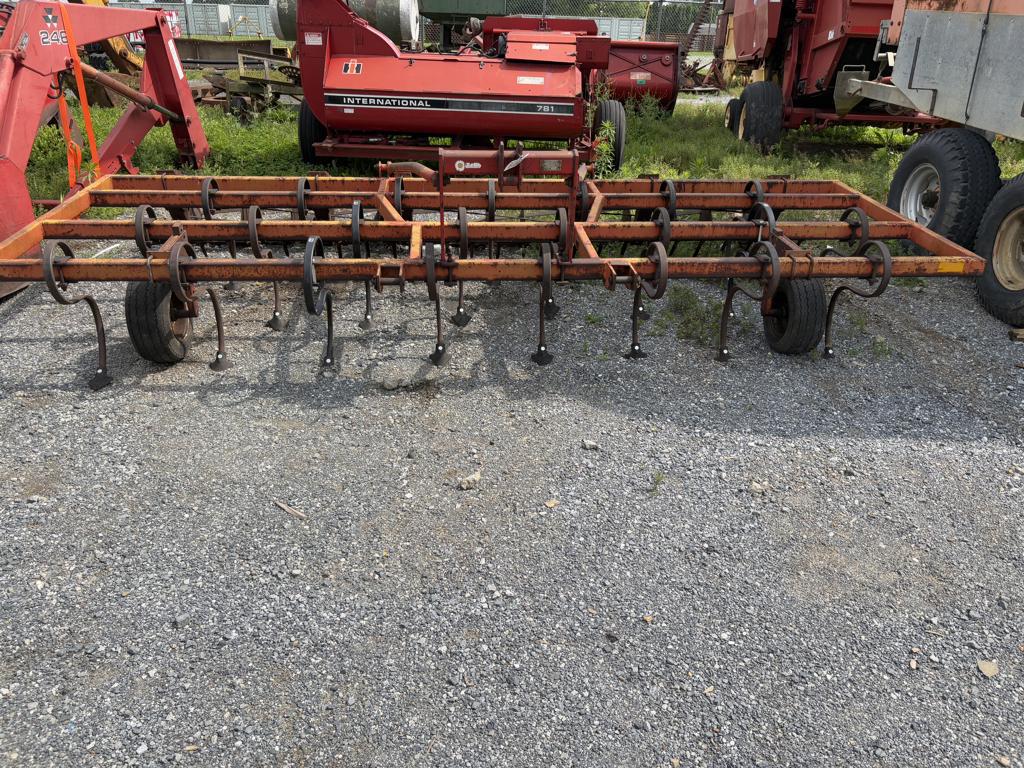 Photo of a 1999 New Holland 273