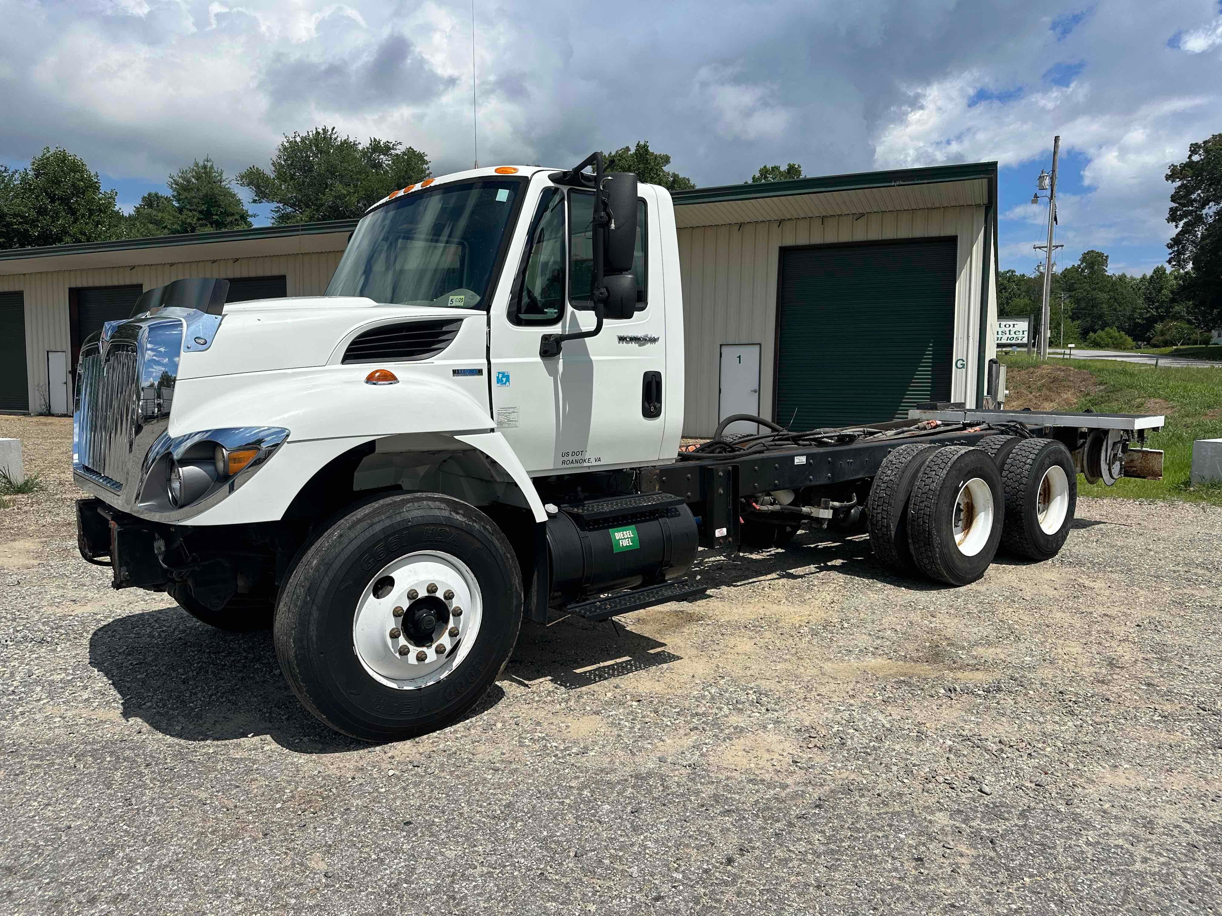 2009 International 7400 Chassis Truck, VIN # 1HTWGAAR89J160632