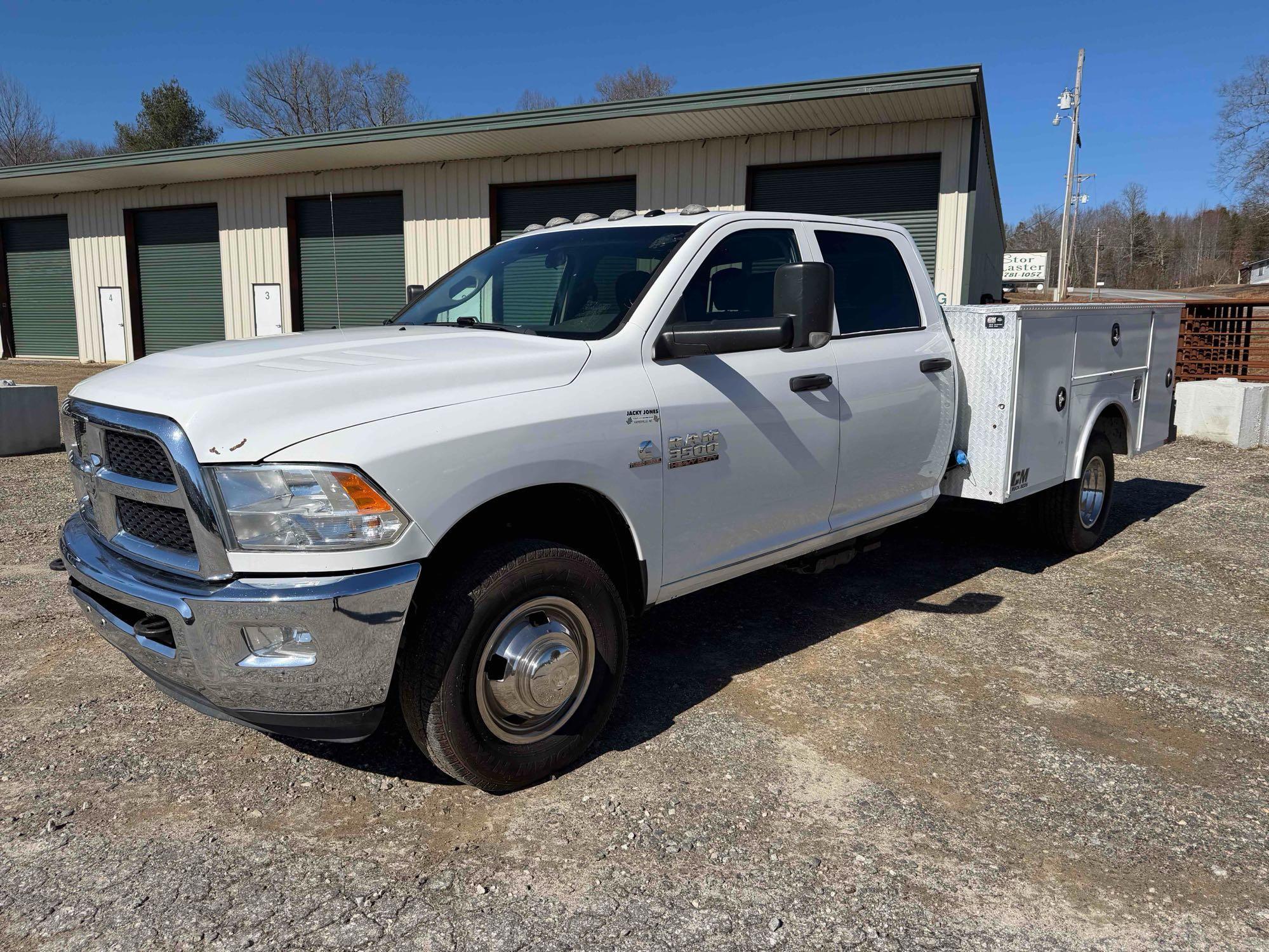 2018 Ram 3500 4x4 Utility Truck, VIN # 3C7WRTCL0JG387527