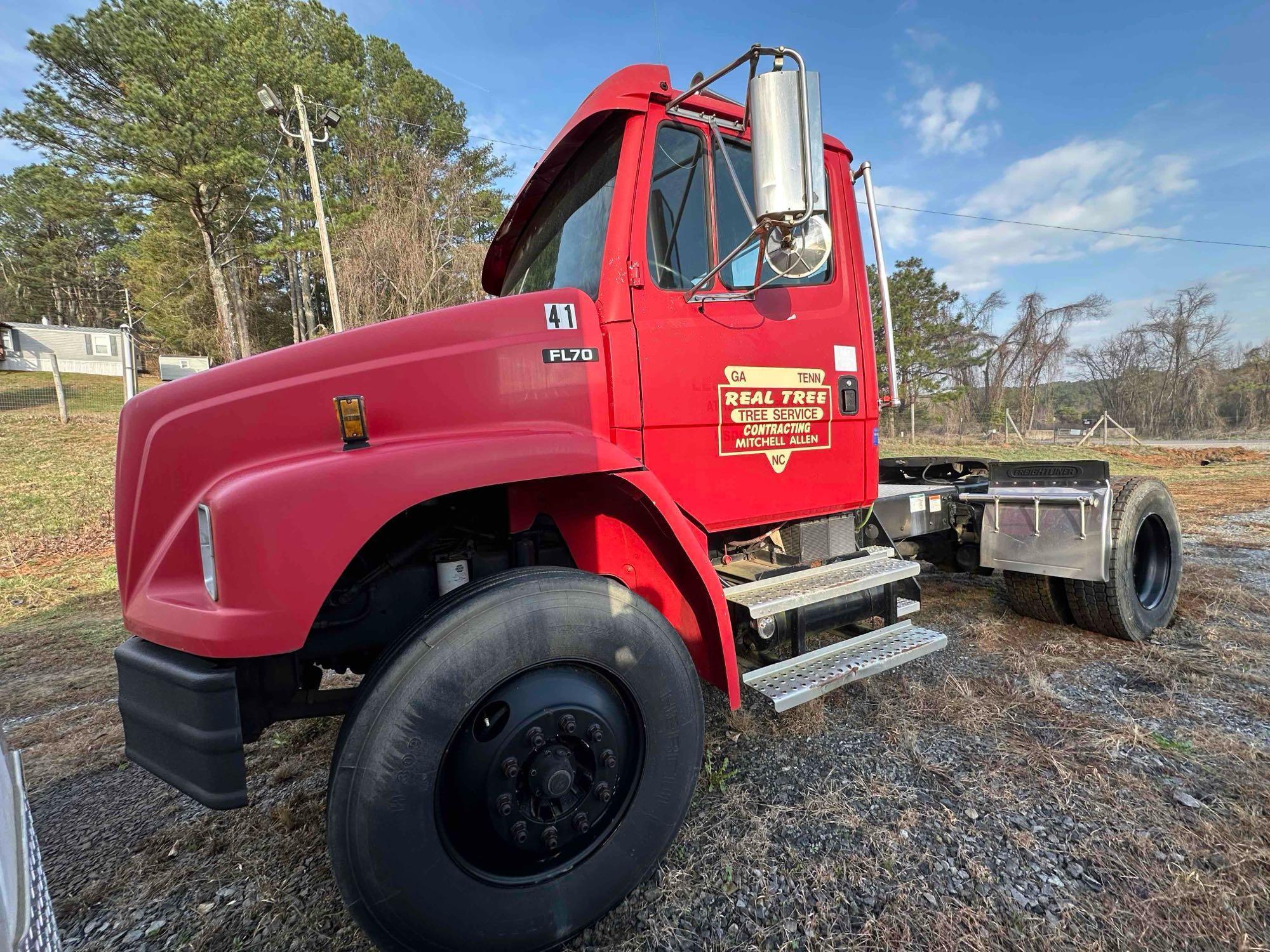 2001 Freightliner FL70