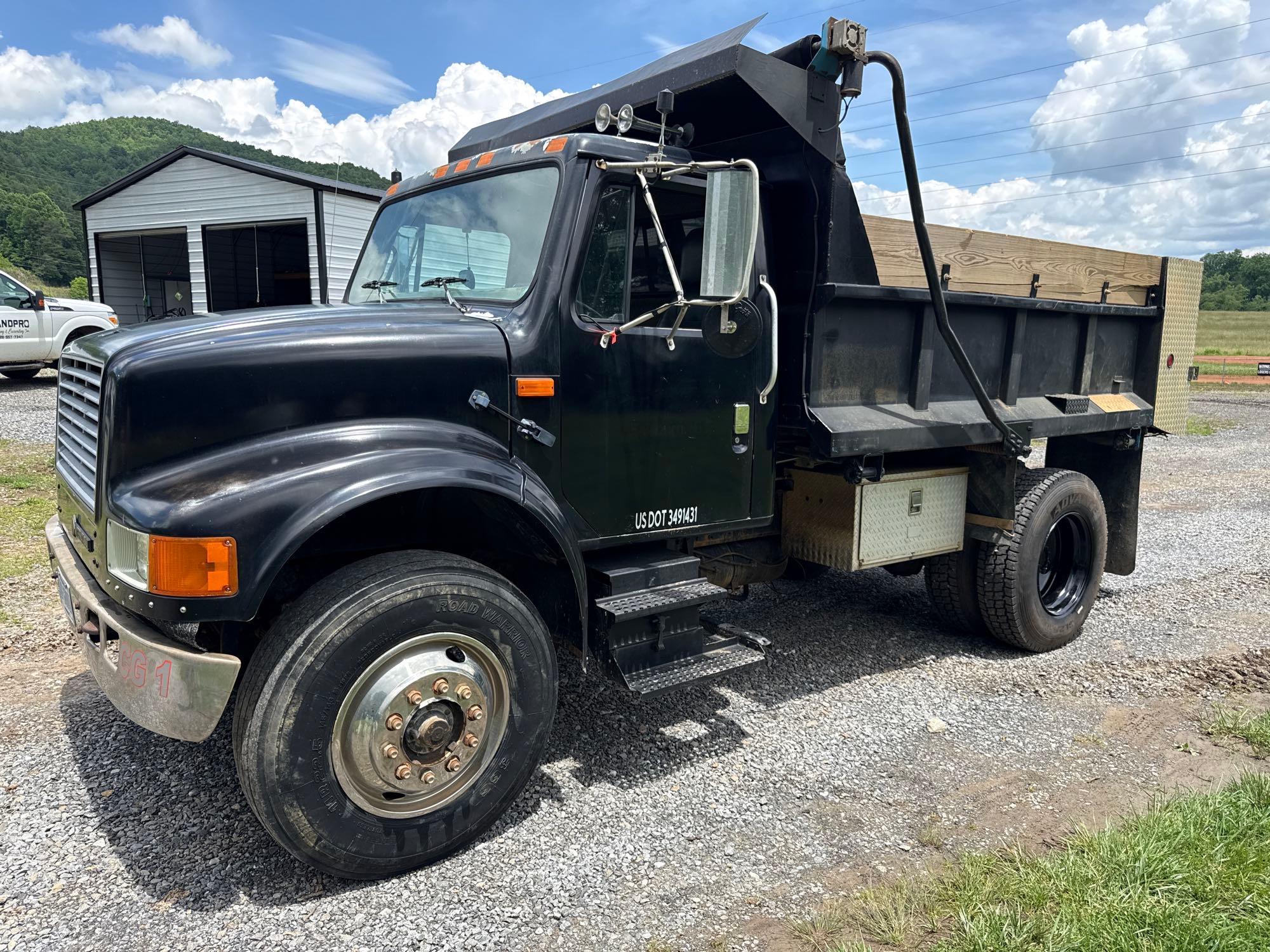 1993 International 4900 Single Axle Dump Truck, VIN # 1HTSDN2N4PH518579