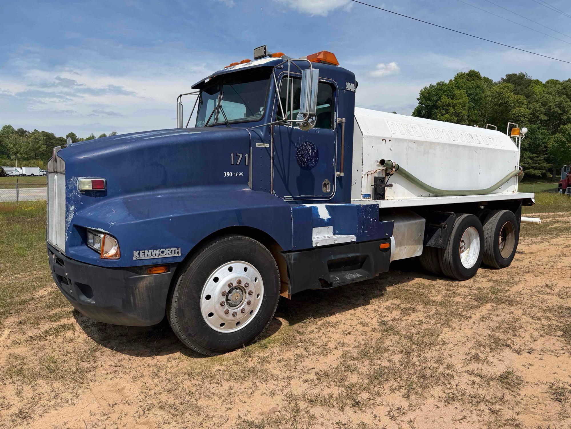 Photo of a 1986 Kenworth T600  