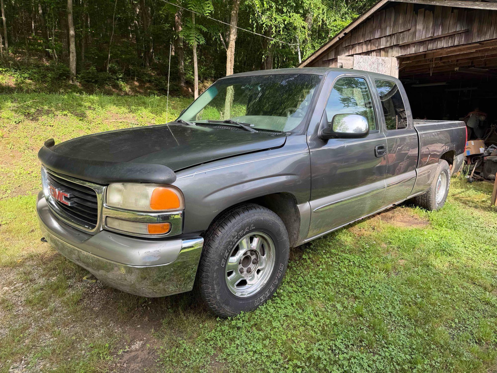 Photo of a 1999 GMC Sierra