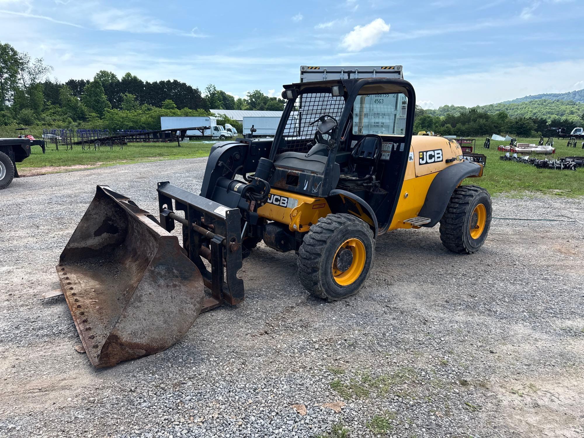 Photo of a 2013 JCB 524-50