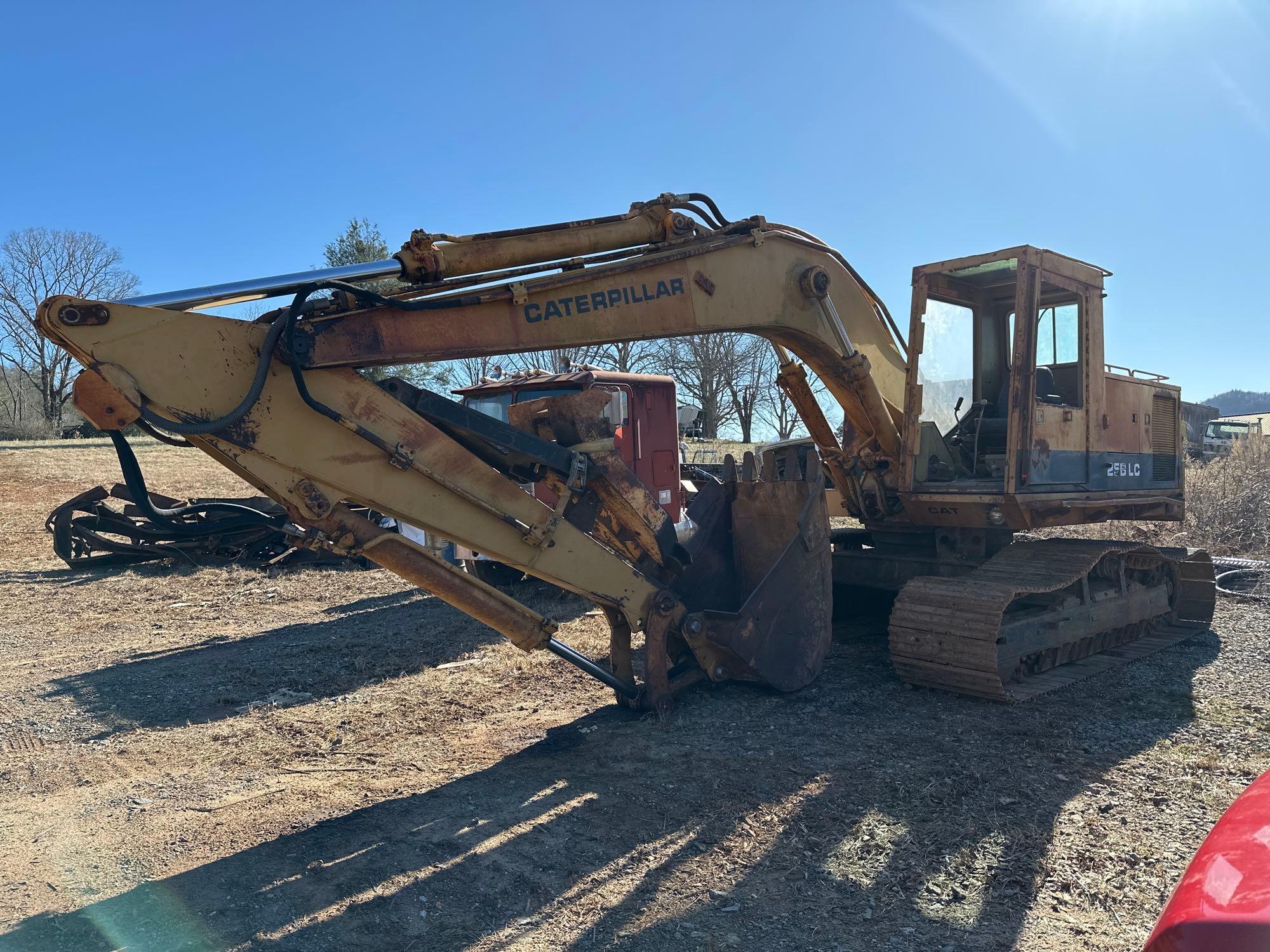 Photo of a  Caterpillar 225BLC