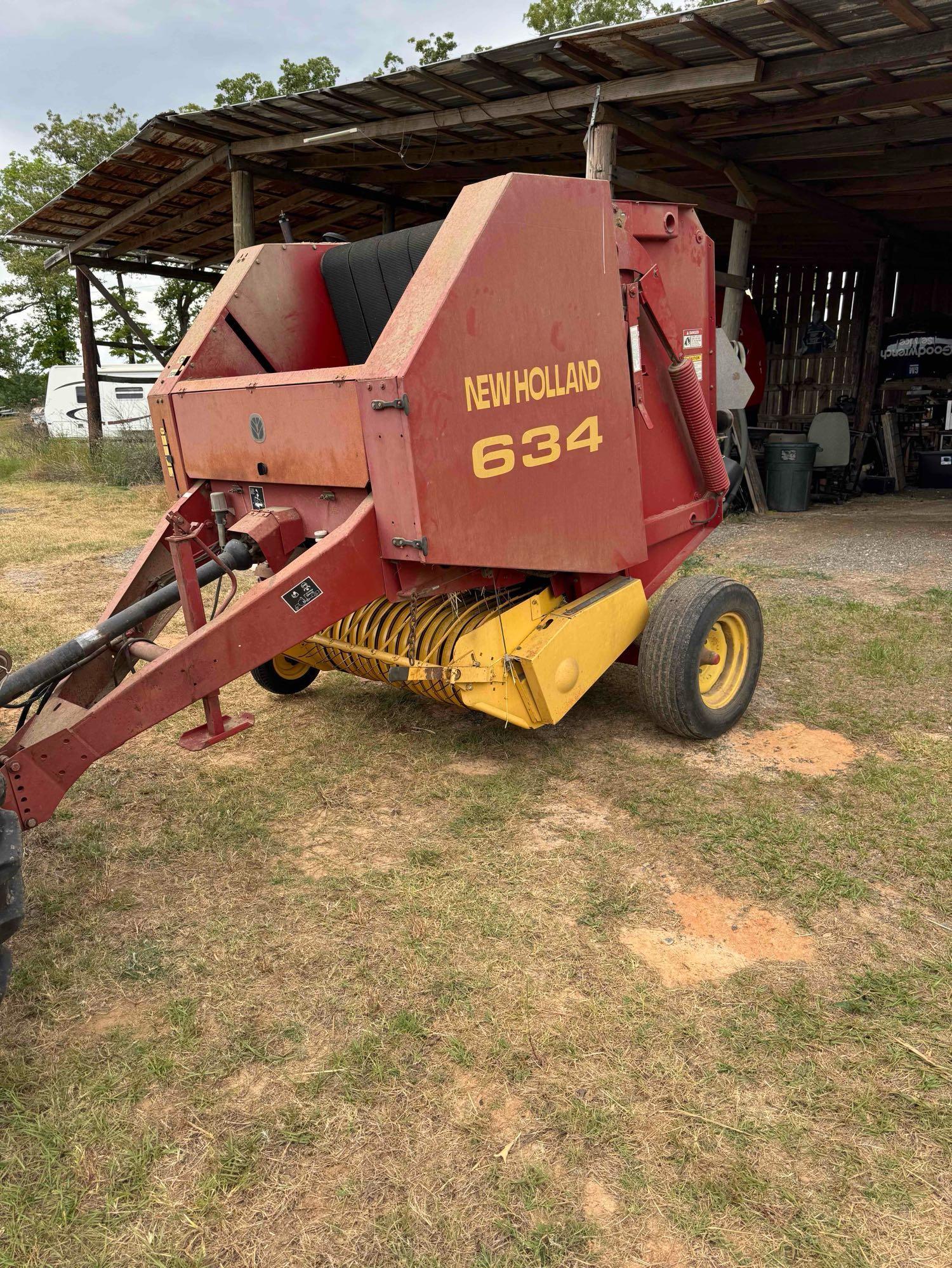 Photo of a  New Holland 634