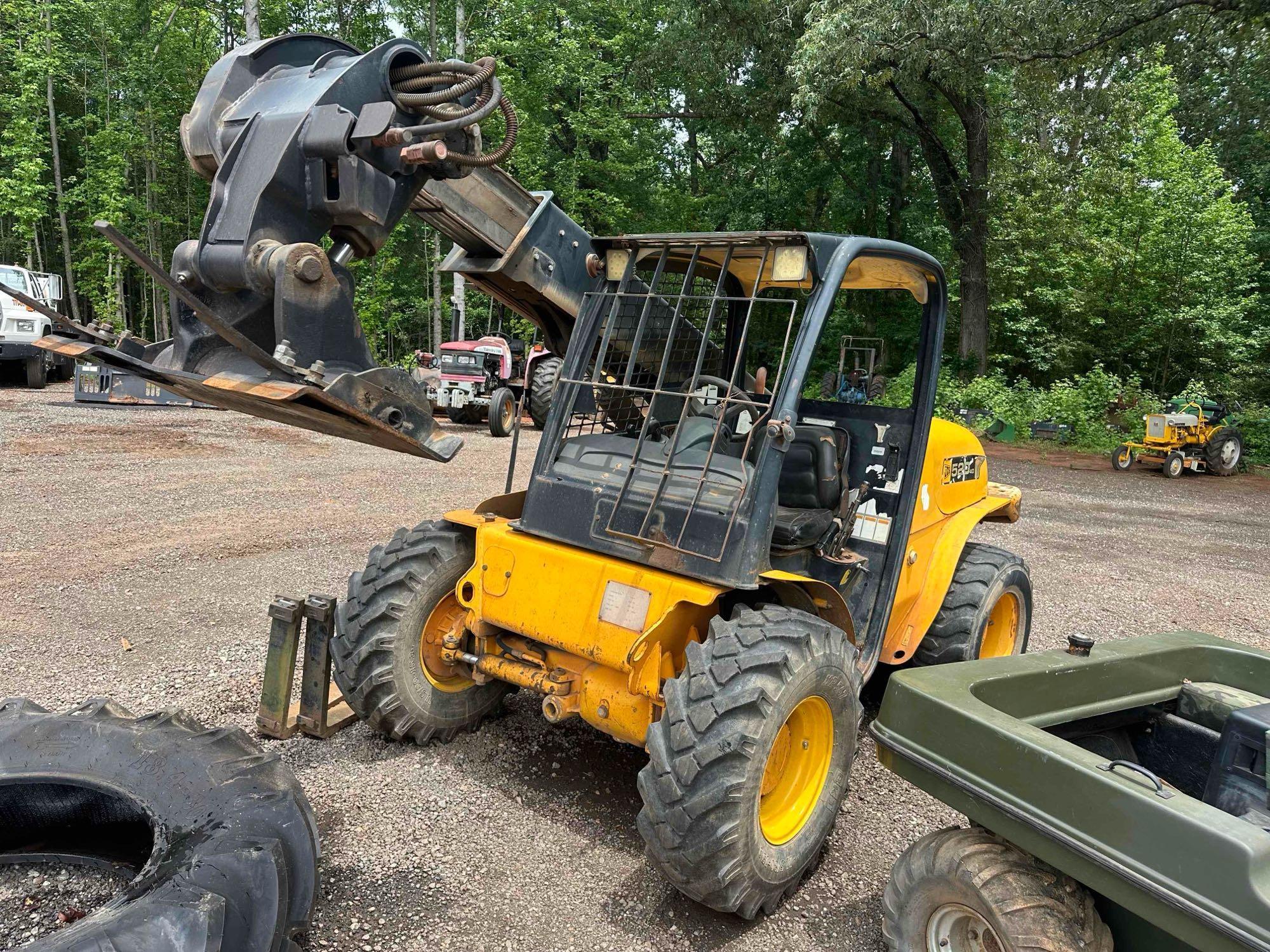 Photo of a  JCB 520-40