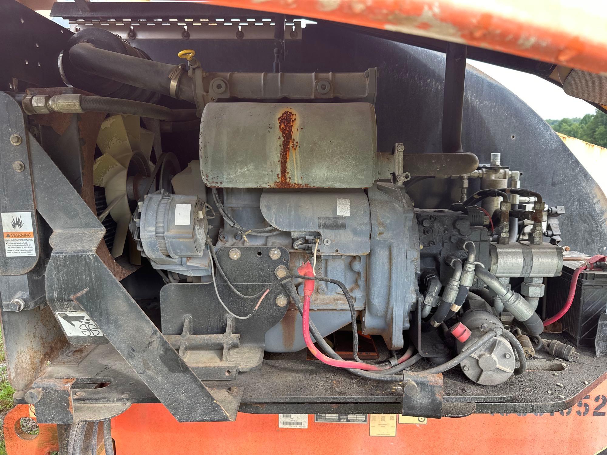 2012 JLG 400S