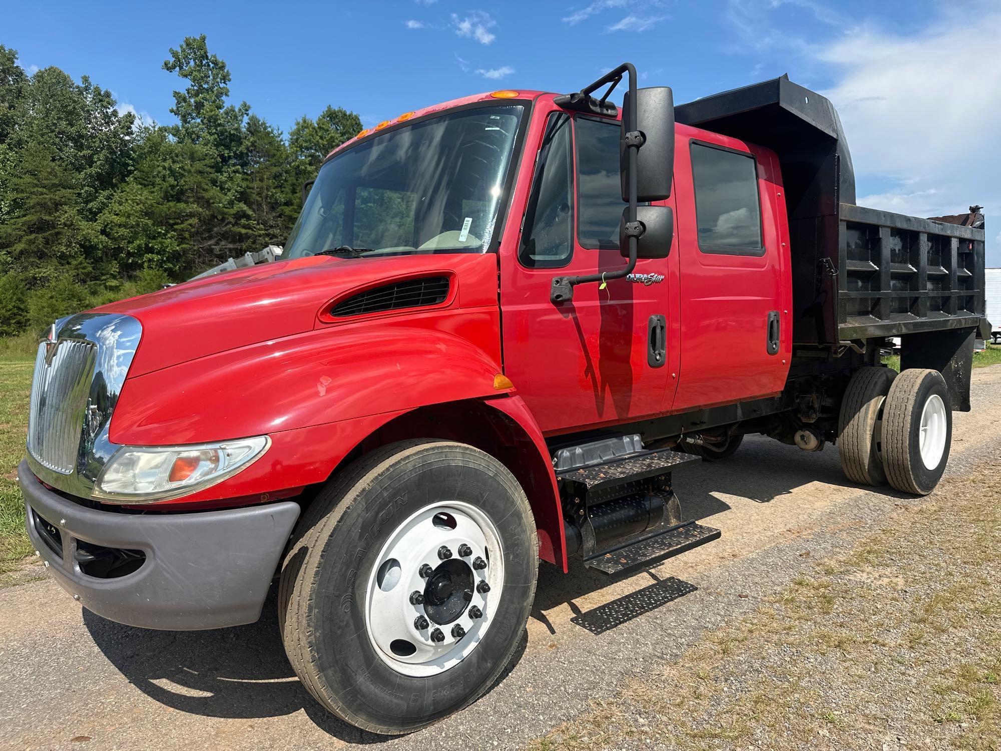 Photo of a 2014 International DuraStar 4300