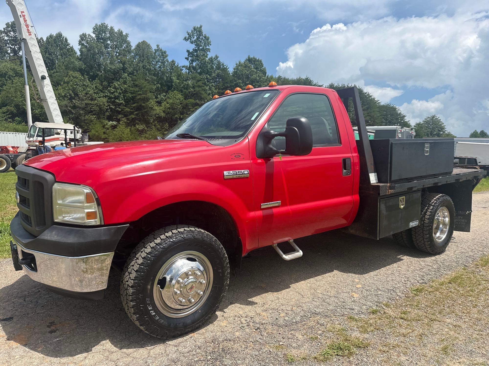 Photo of a 2005 Ford F-350 Pickup