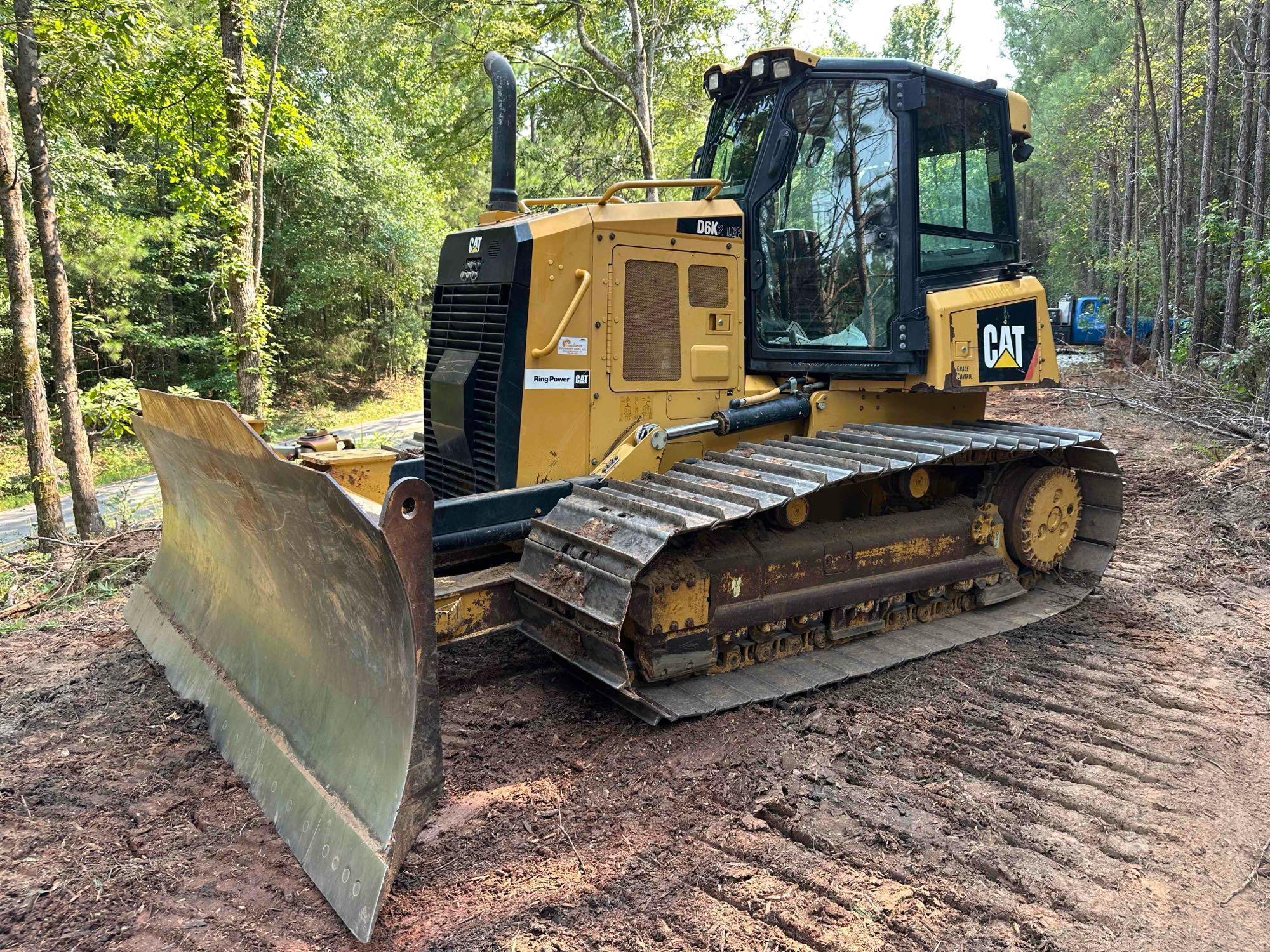 Photo of a  Caterpillar D6K2