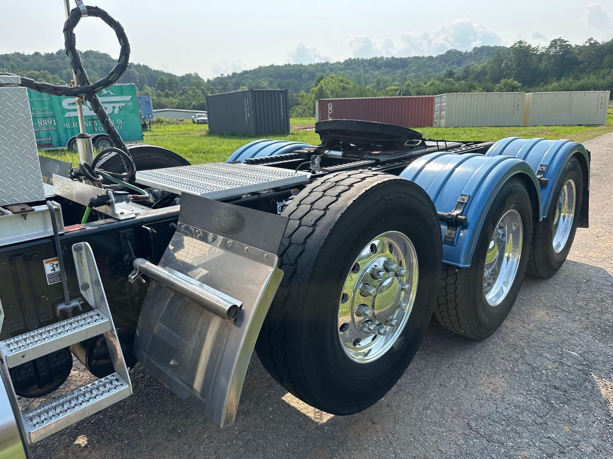 2020 Peterbilt 389
