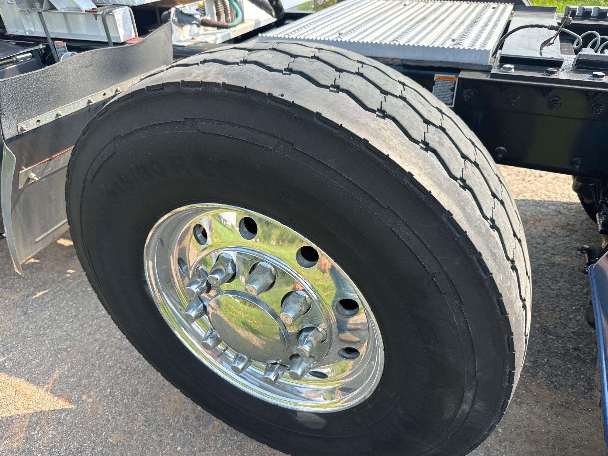 2020 Peterbilt 389