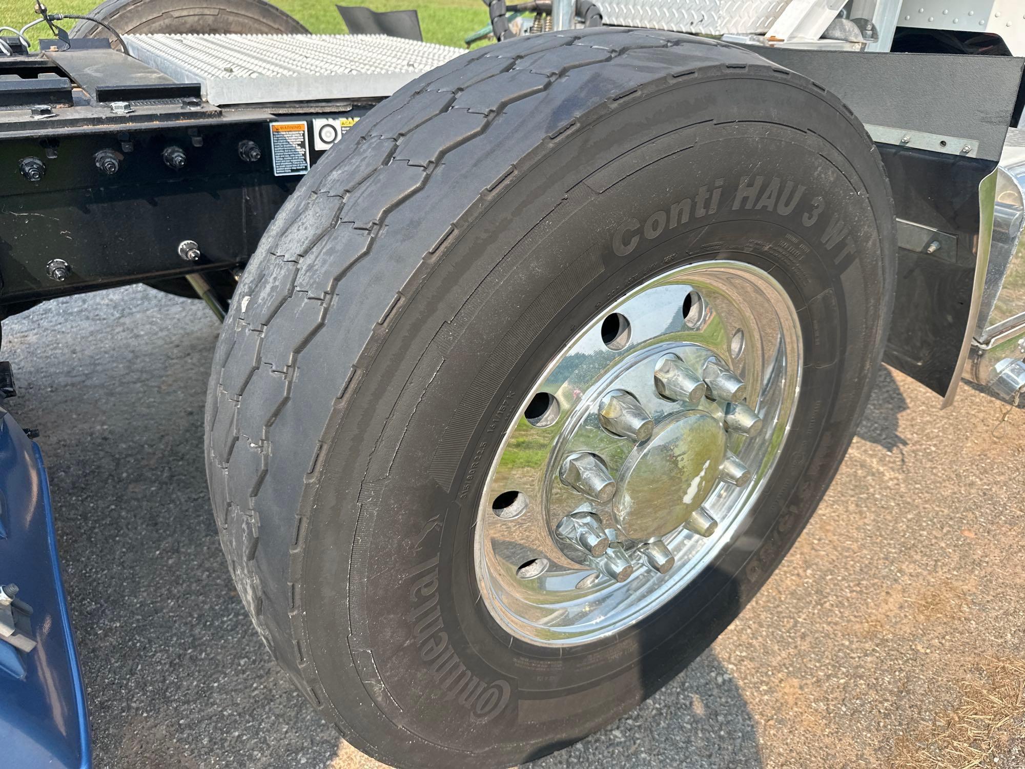 2020 Peterbilt 389