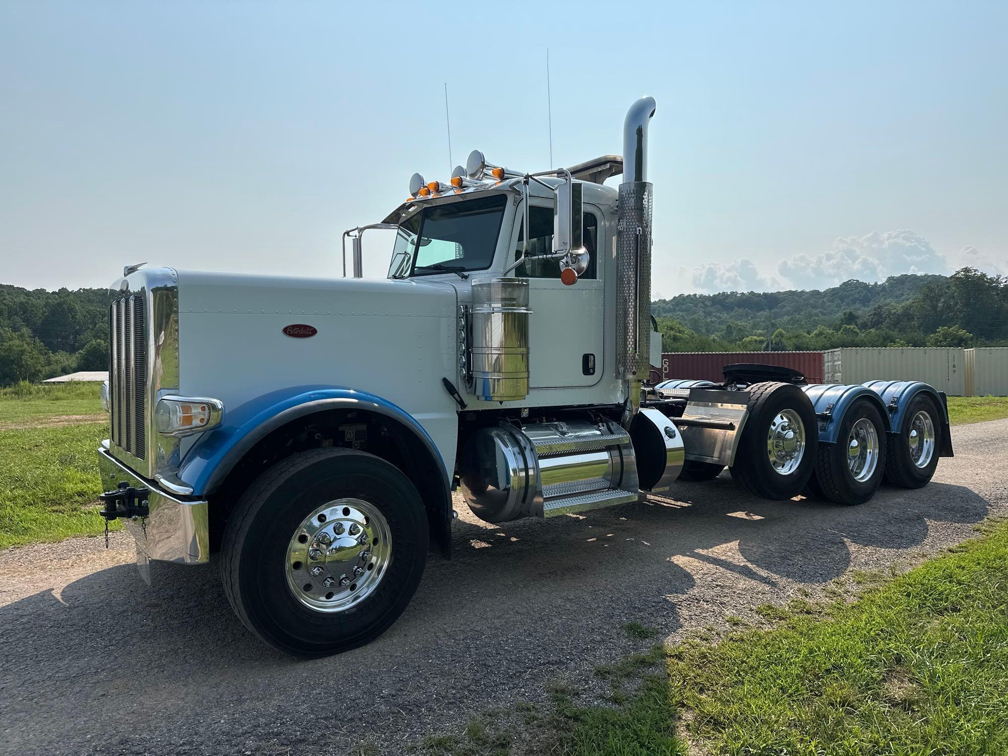 2020 Peterbilt 389