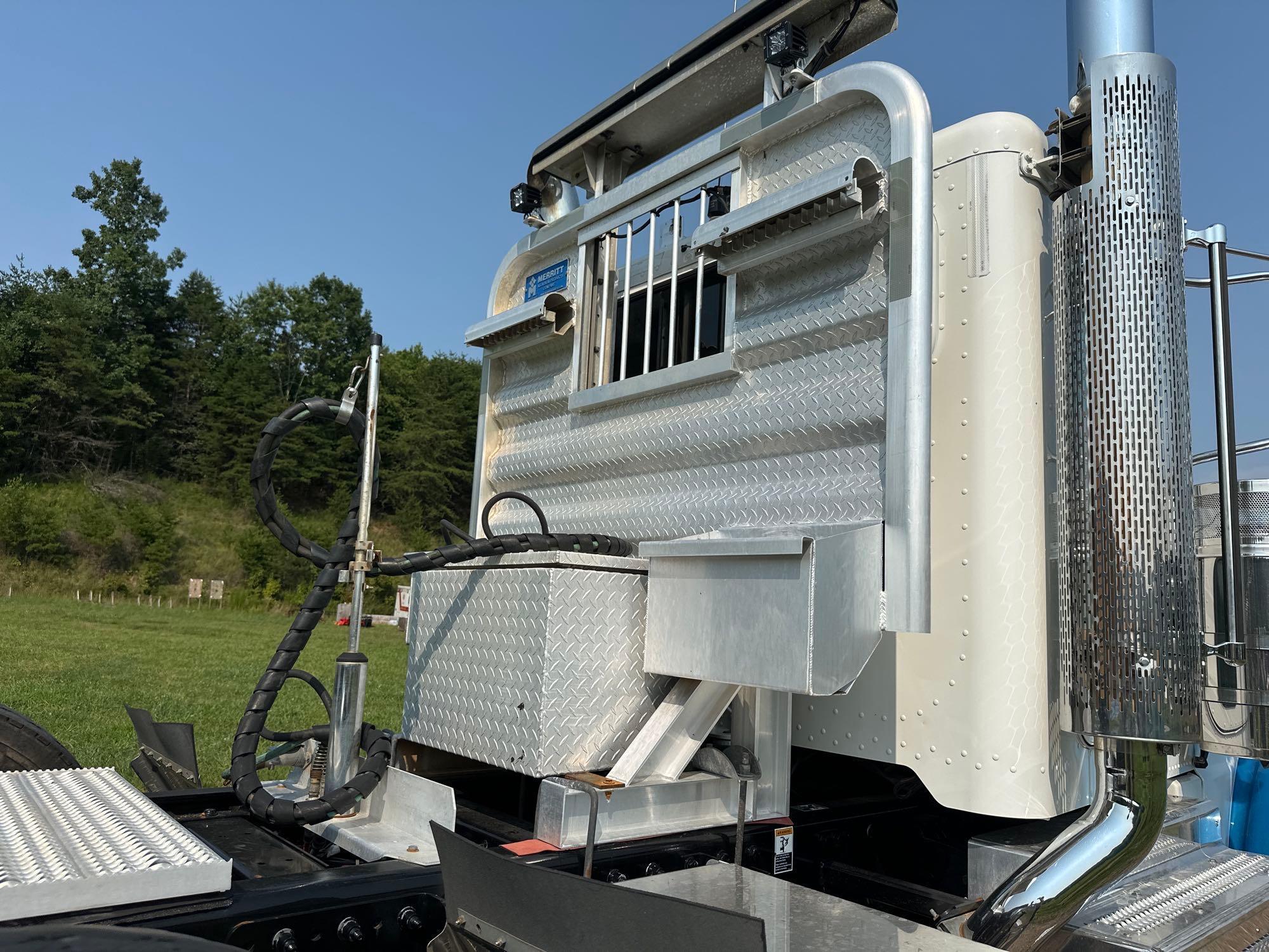 2020 Peterbilt 389