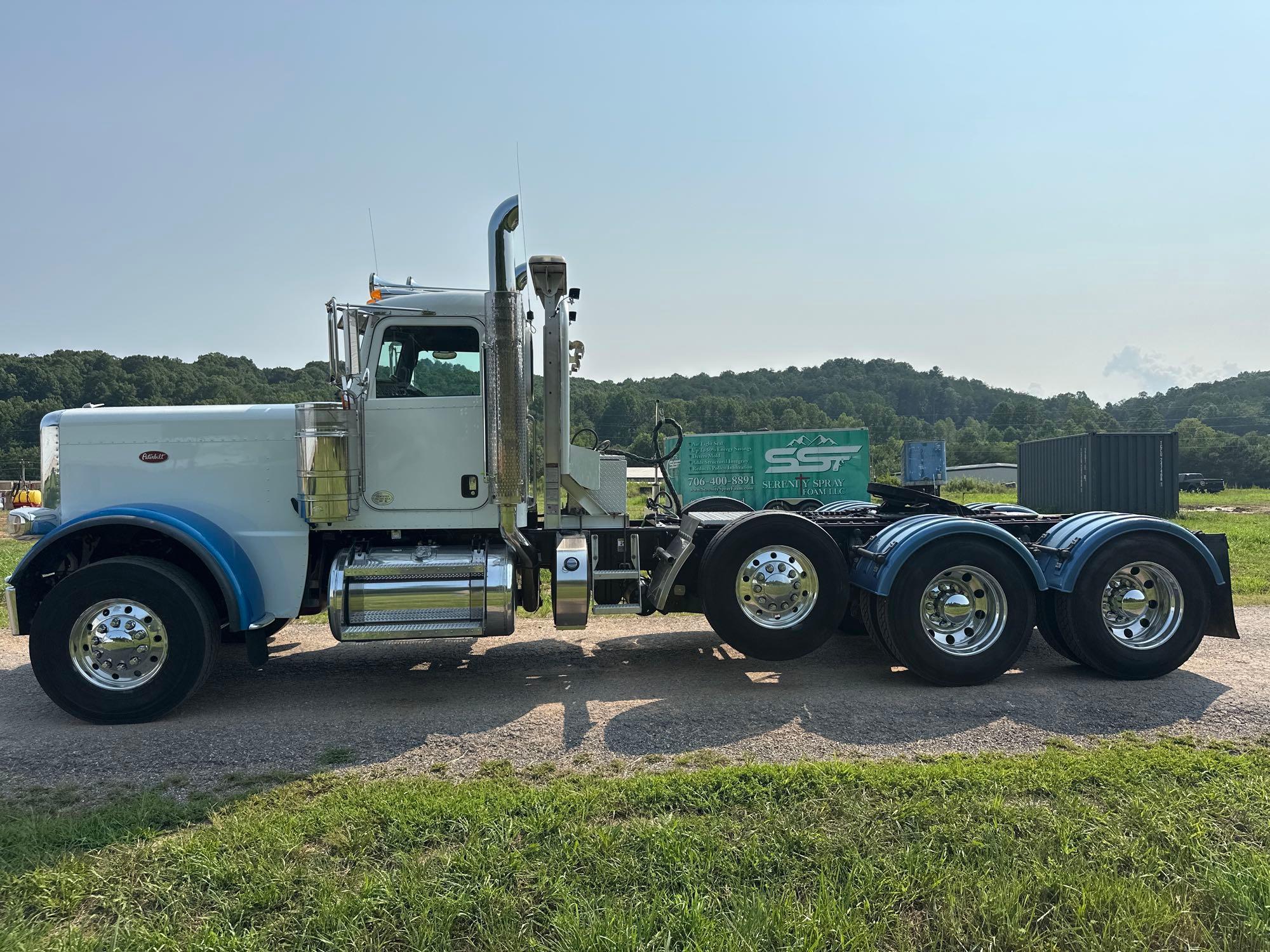 2020 Peterbilt 389