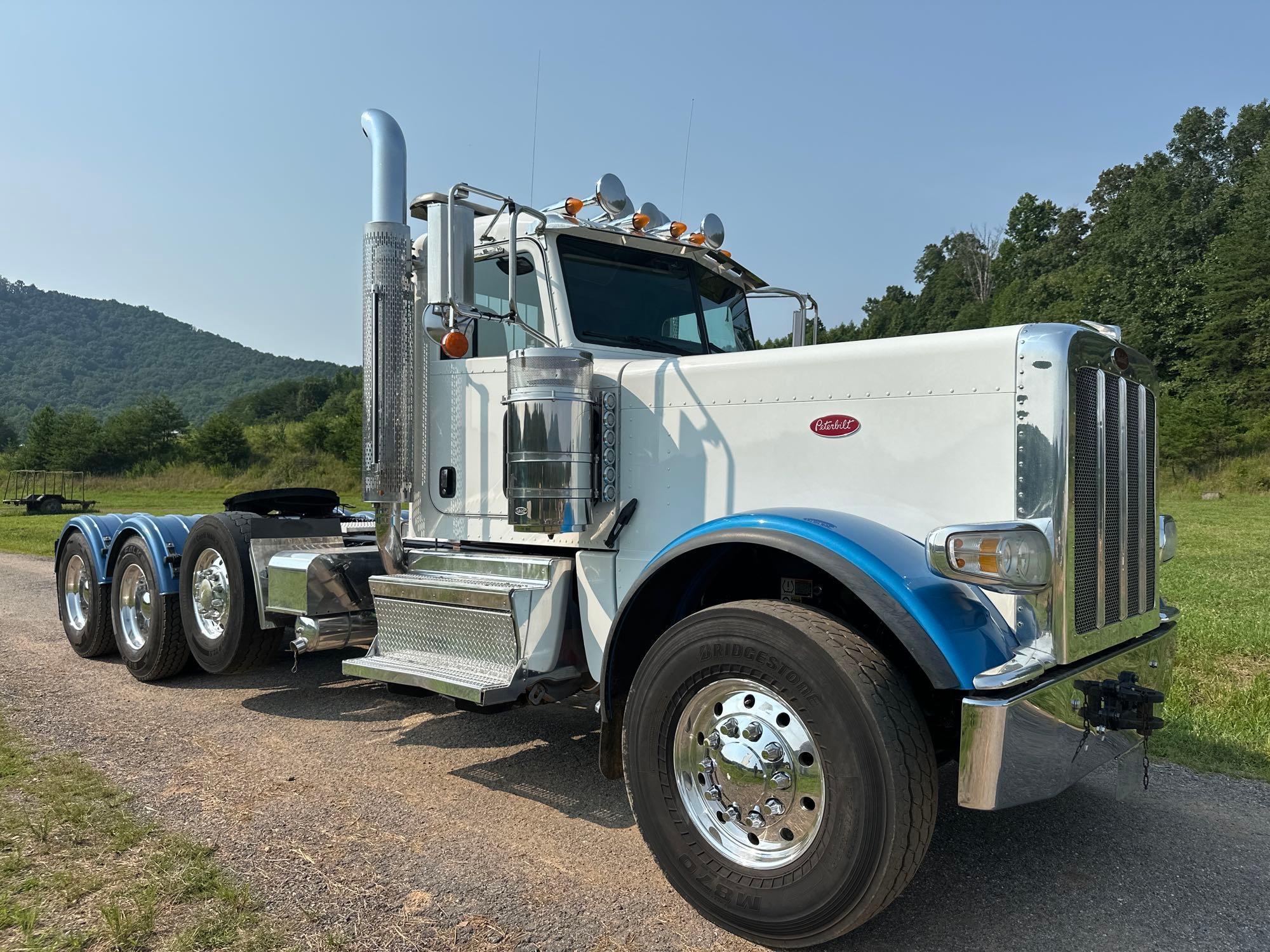 2020 Peterbilt 389