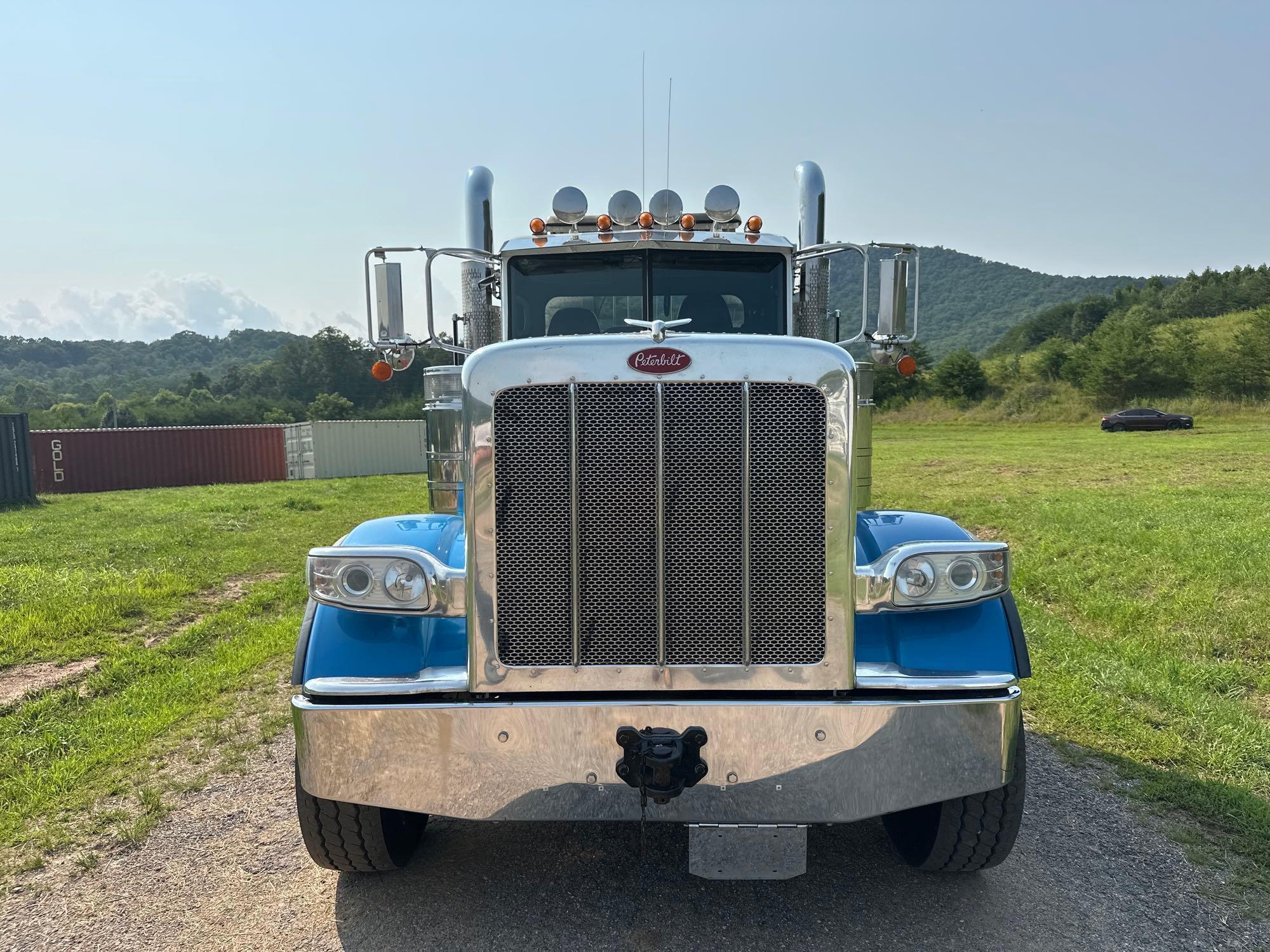 2020 Peterbilt 389
