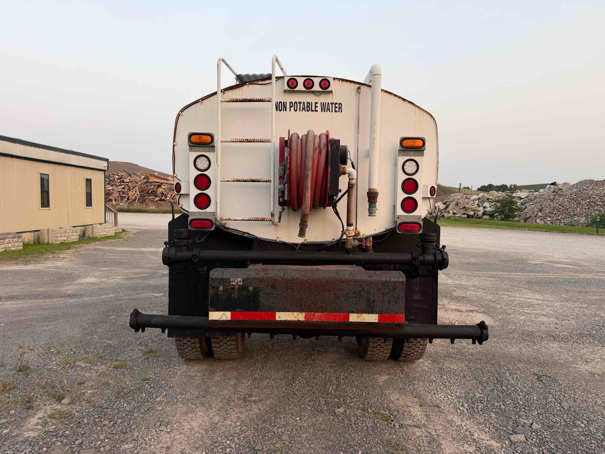 2001 International 4800