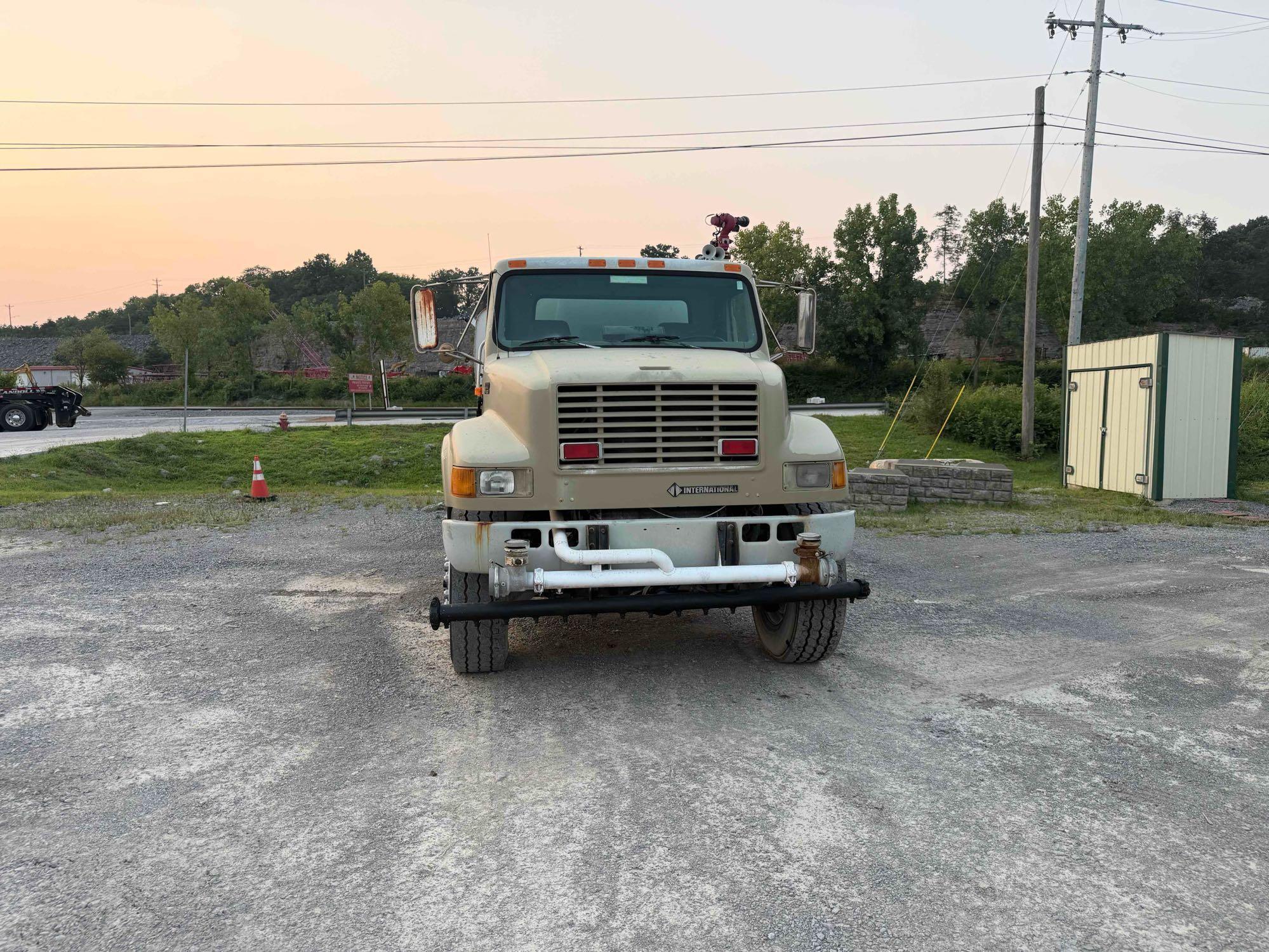 2001 International 4800