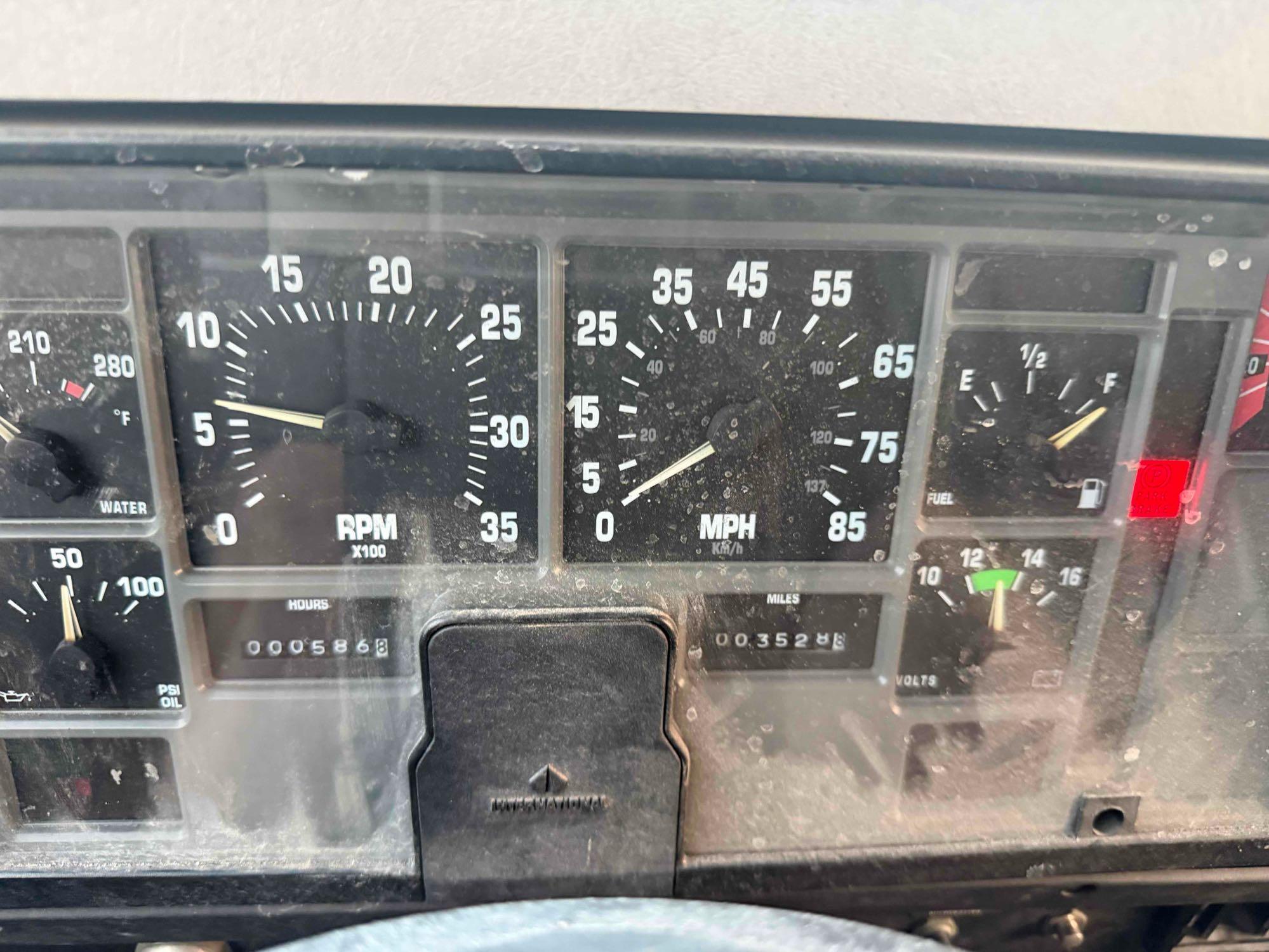 2001 International 4800