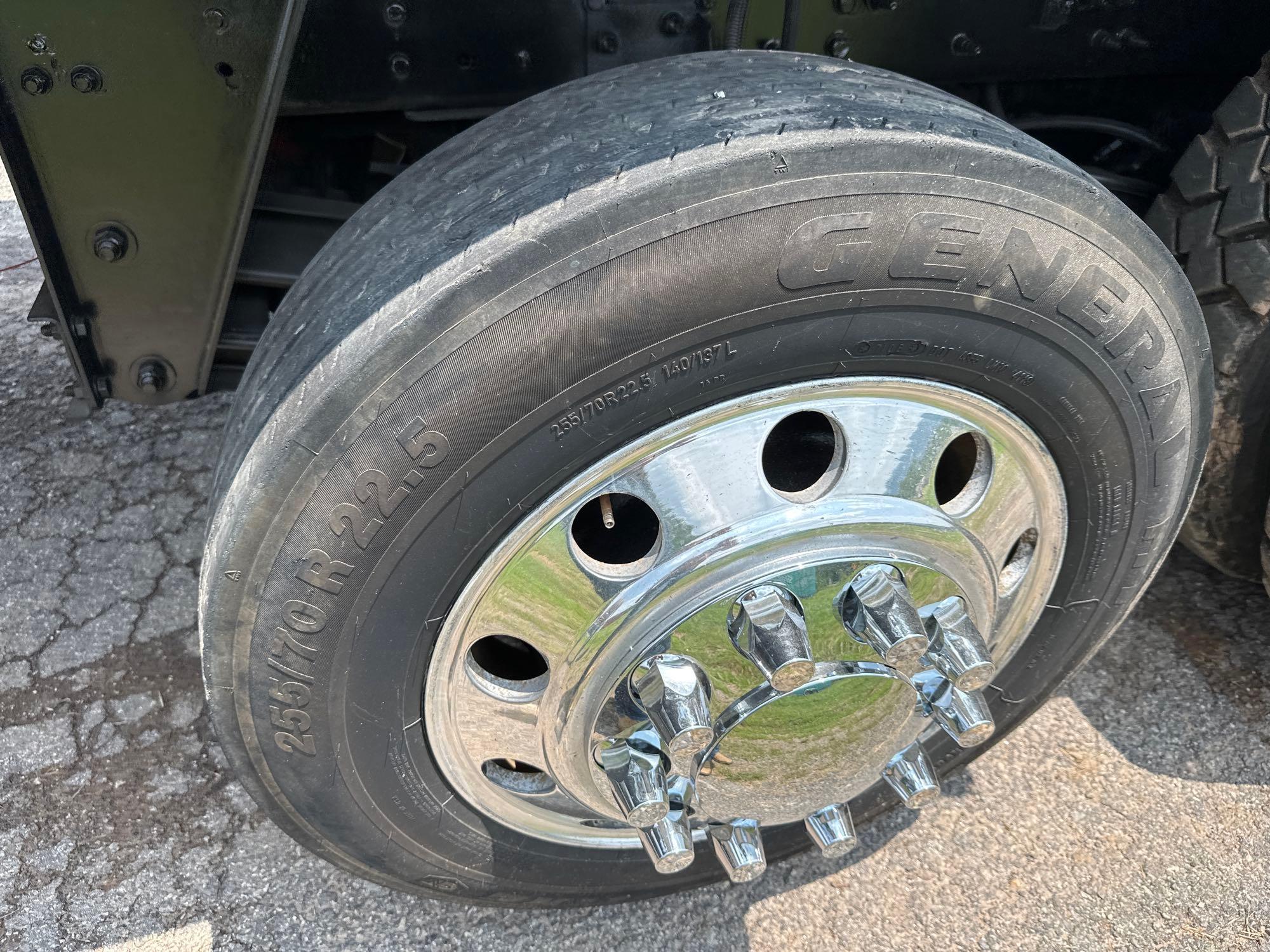 2016 Mack GU713