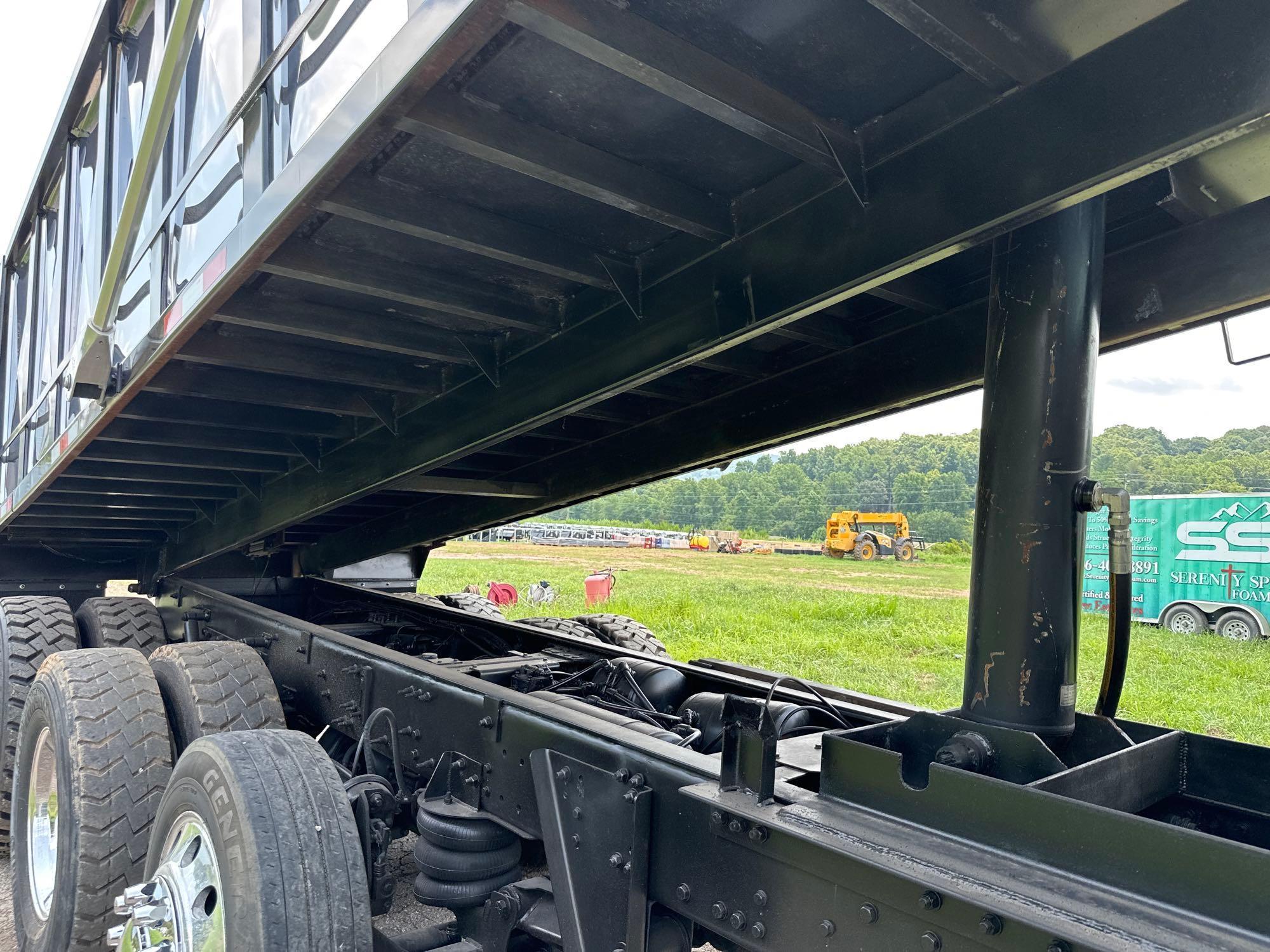 2016 Mack GU713
