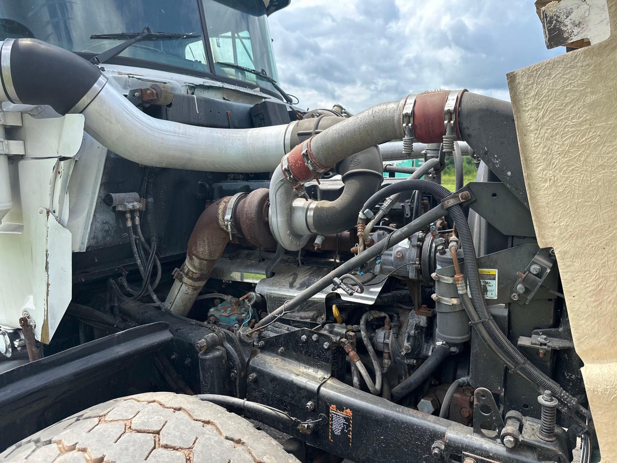 1999 Mack RD690S