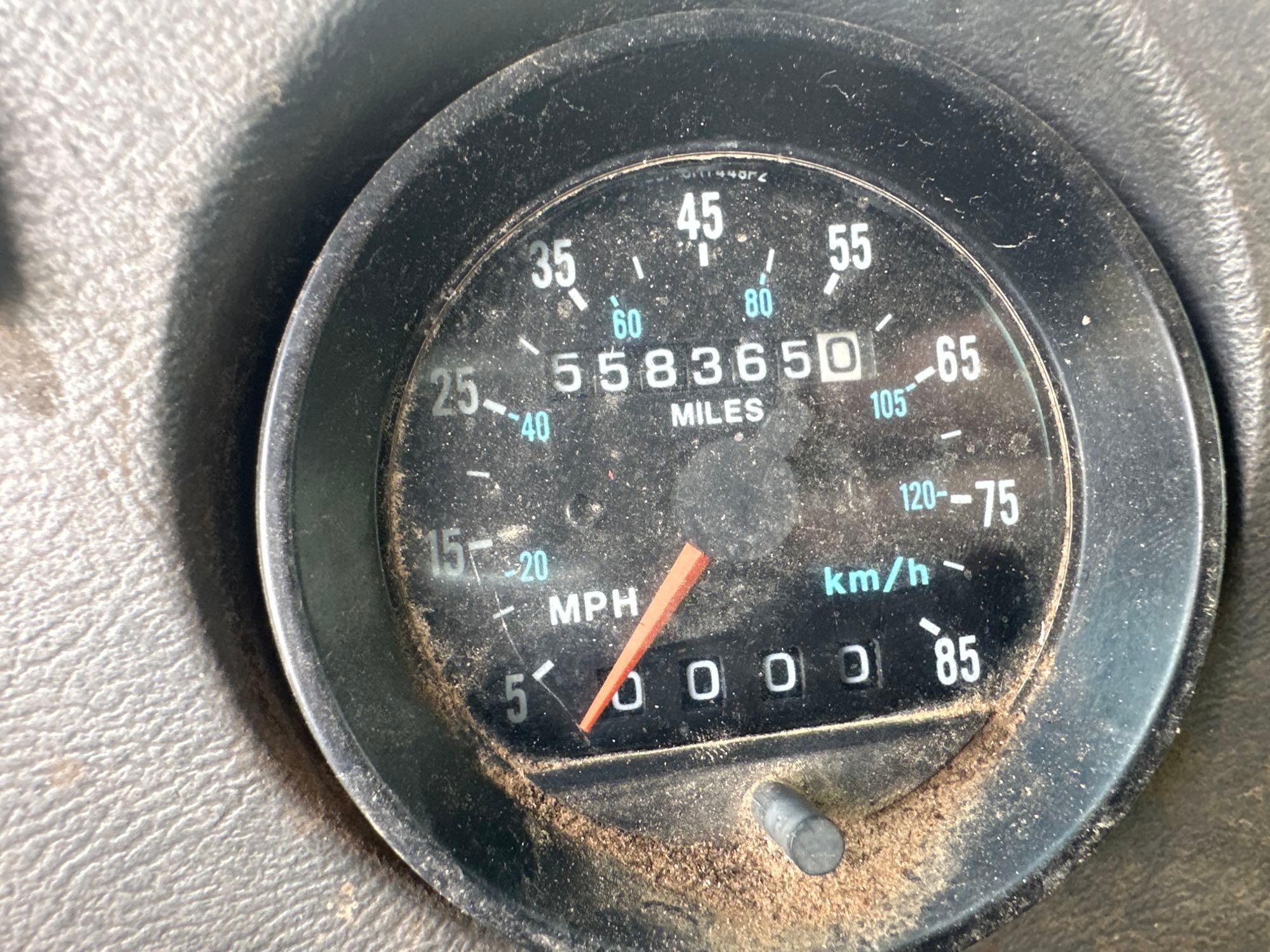 1999 Mack RD690S