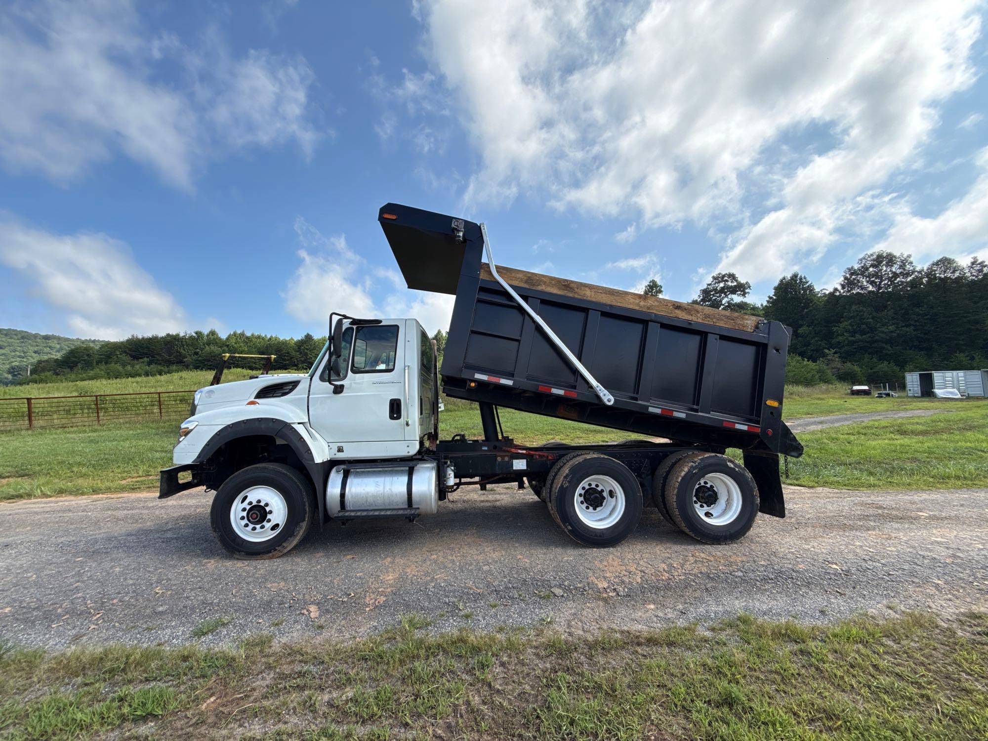 2014 International WORKSTAR