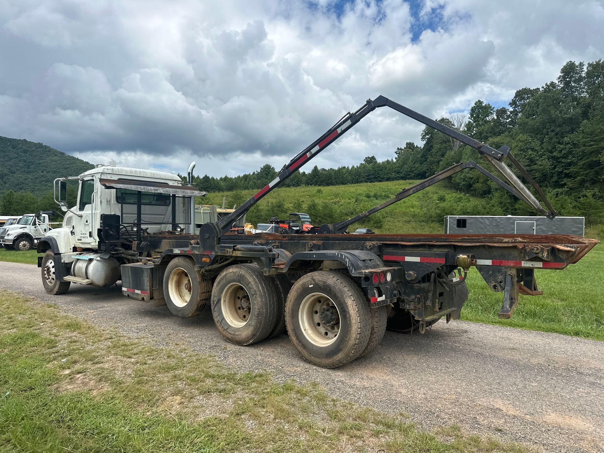2007 Mack CV713 GRANITE