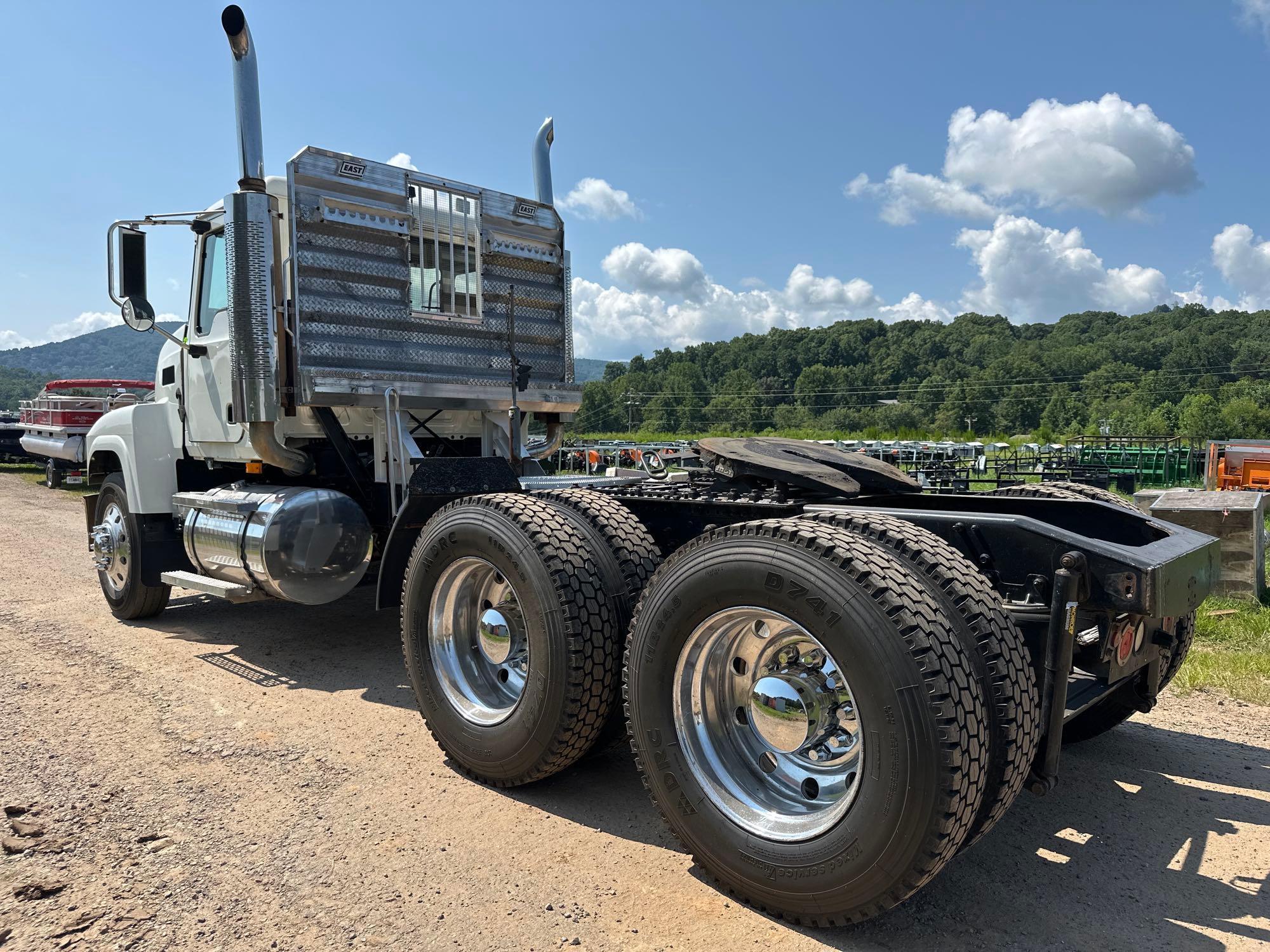 2007 Mack CHN613