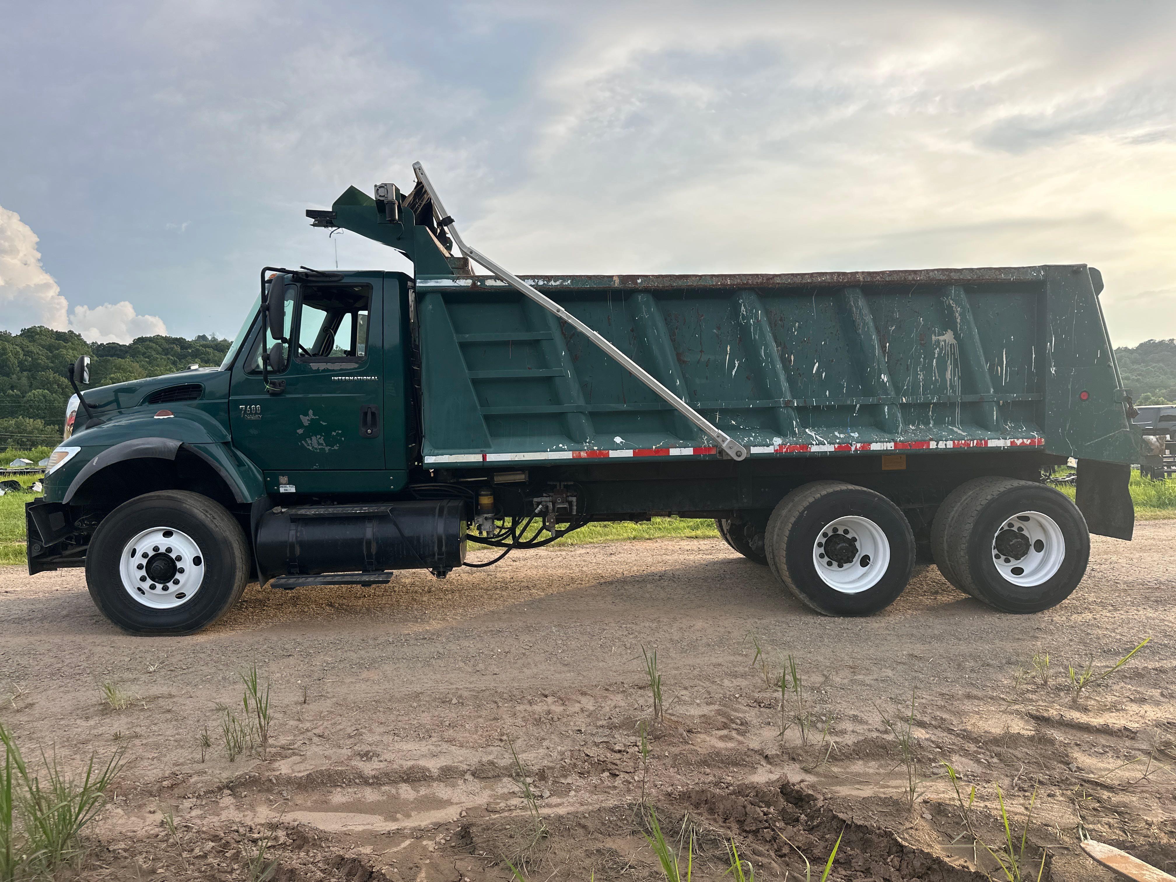 2005 International 7600