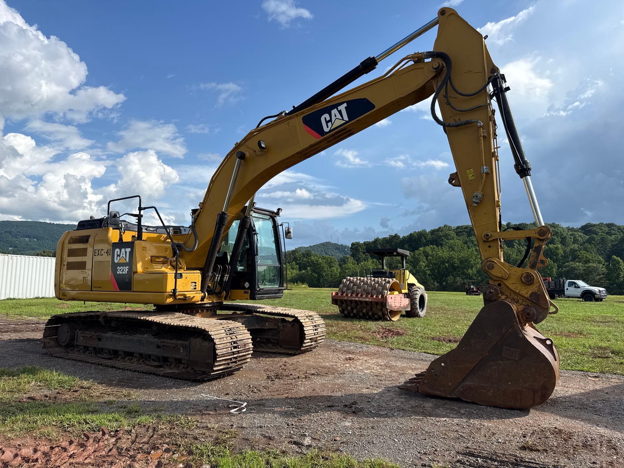 Caterpillar 323FL