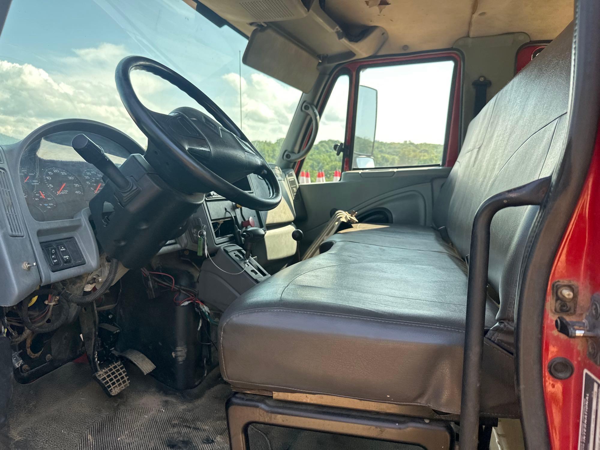 2004 International 4400
