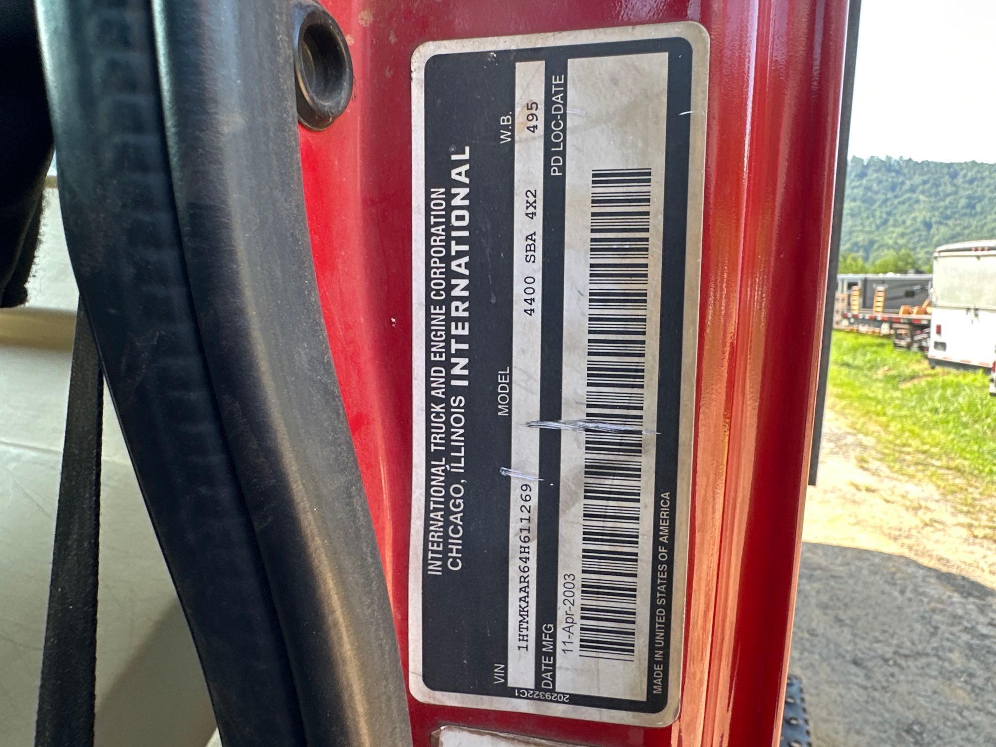2004 International 4400