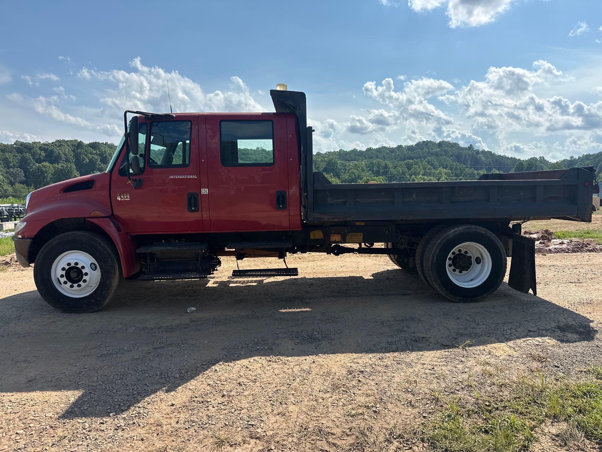 2004 International 4400