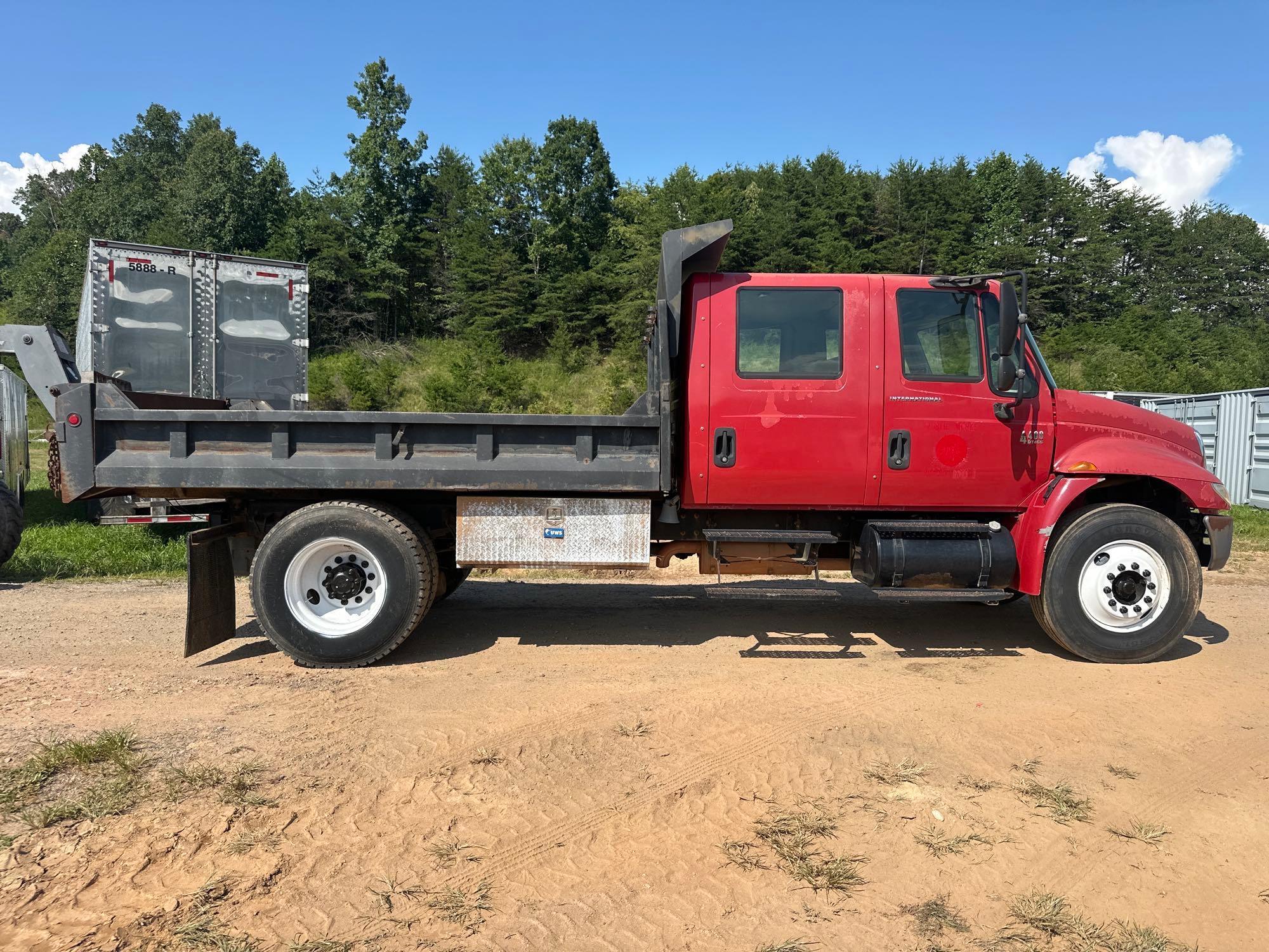 2004 International 4400