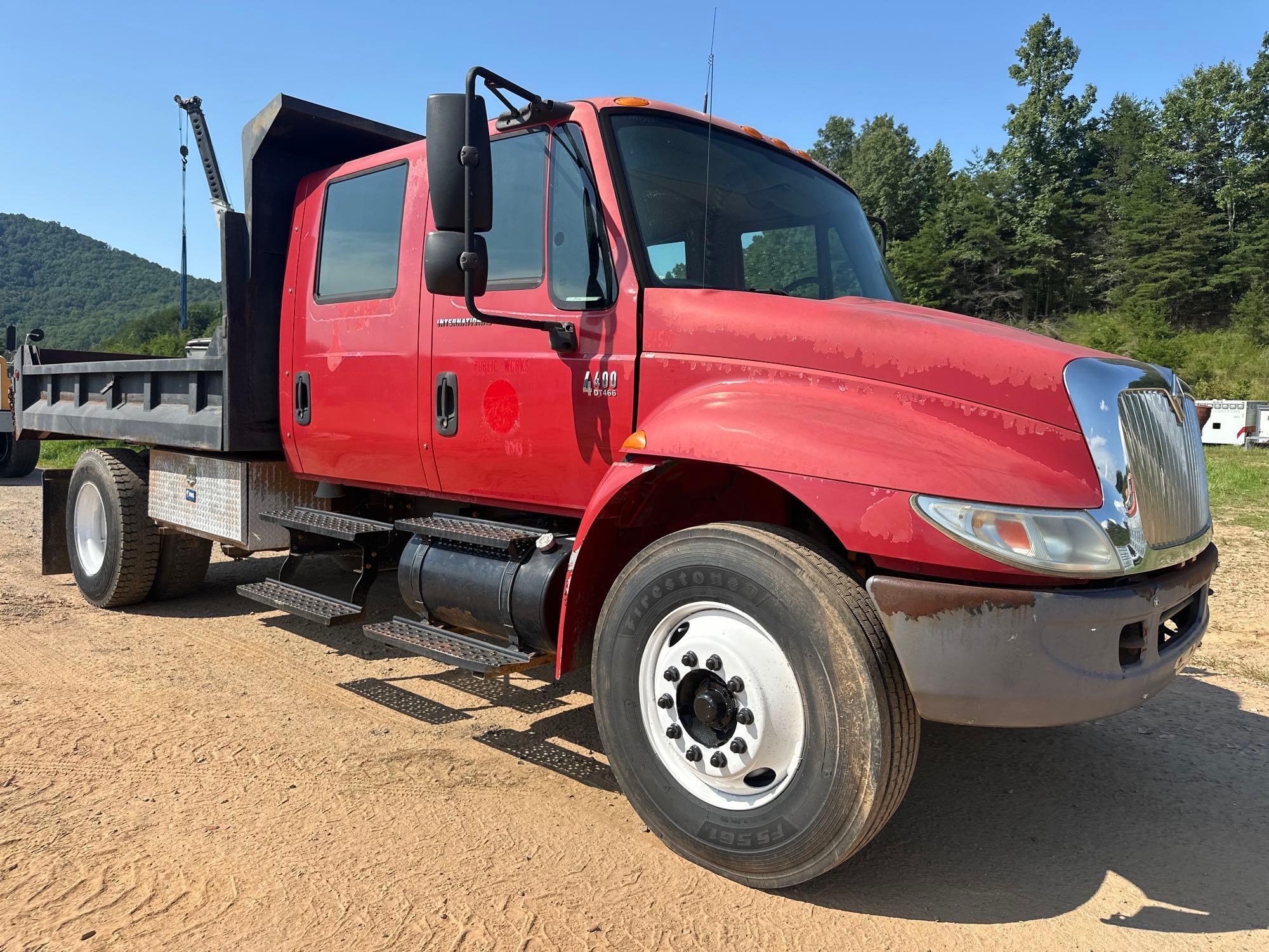 2004 International 4400