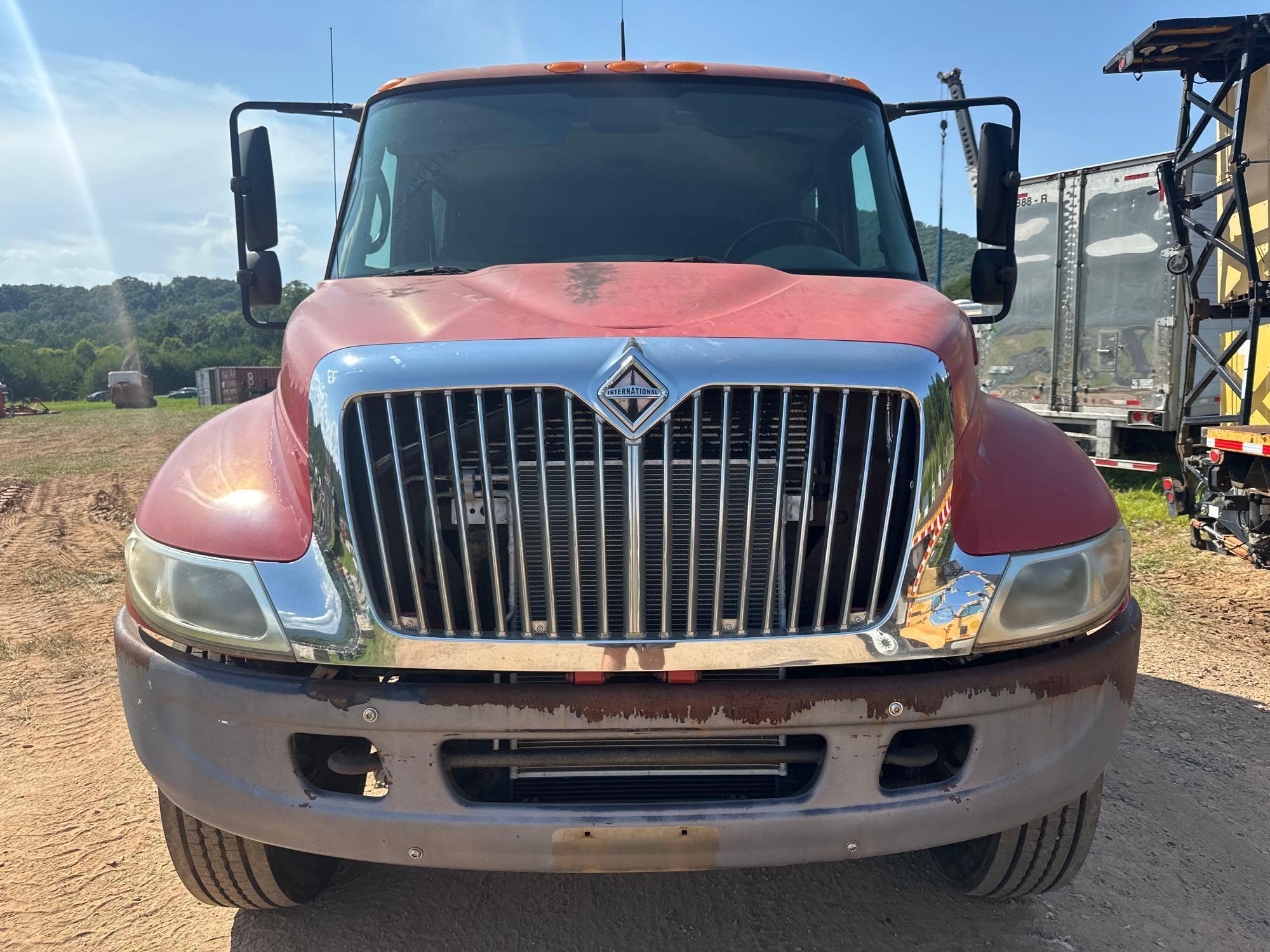 2004 International 4400