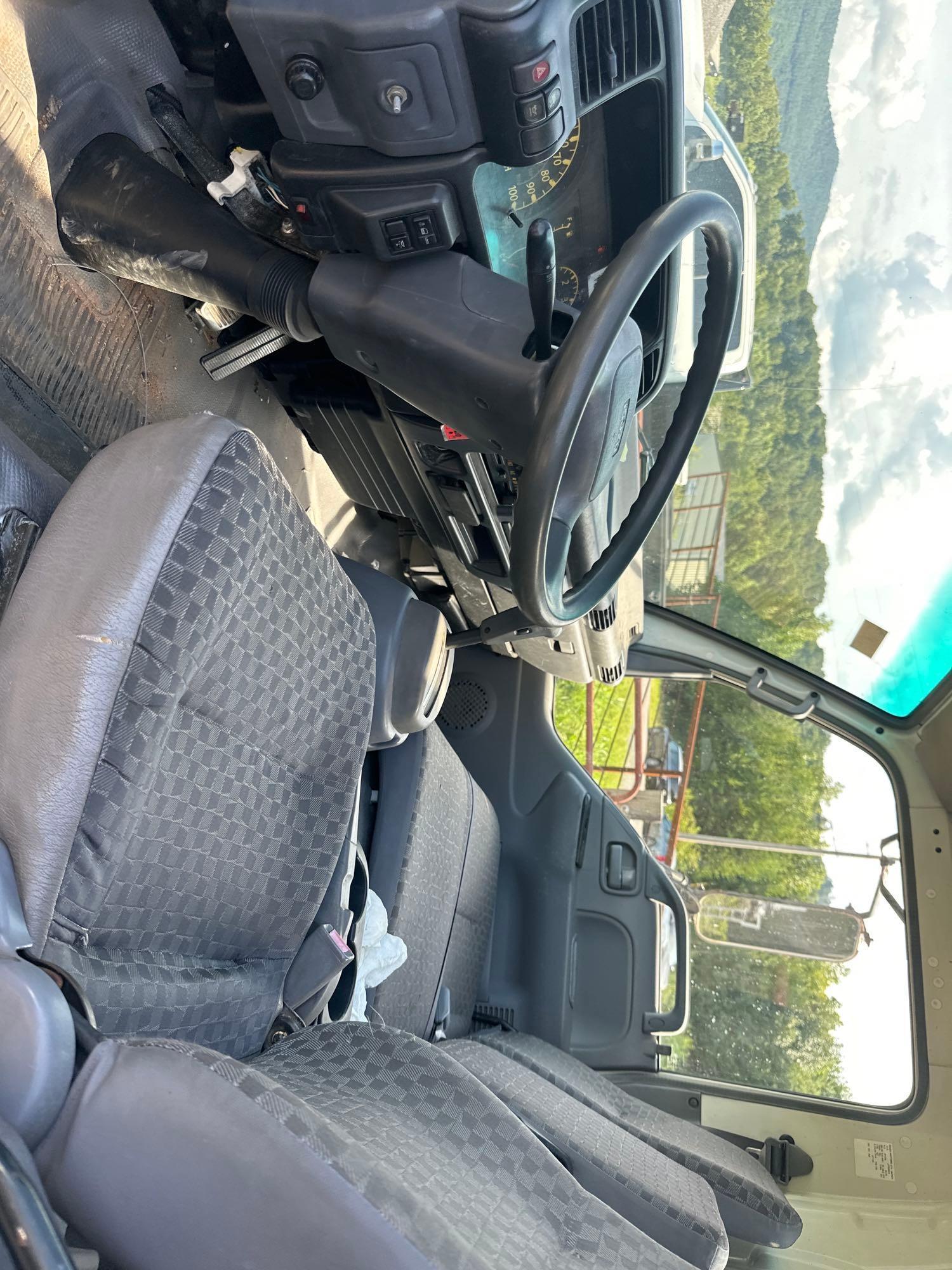 2007 Isuzu NPR-HD