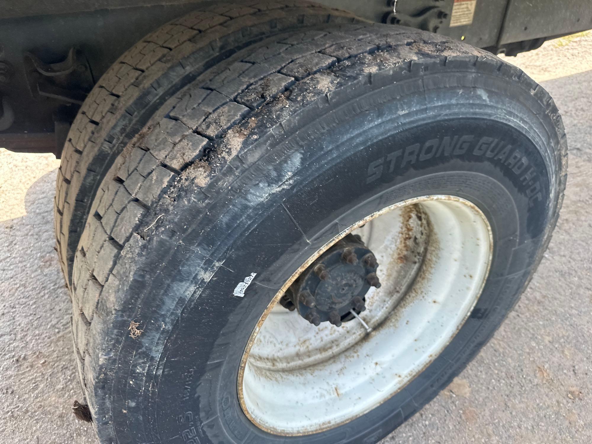 2010 Freightliner M2 106