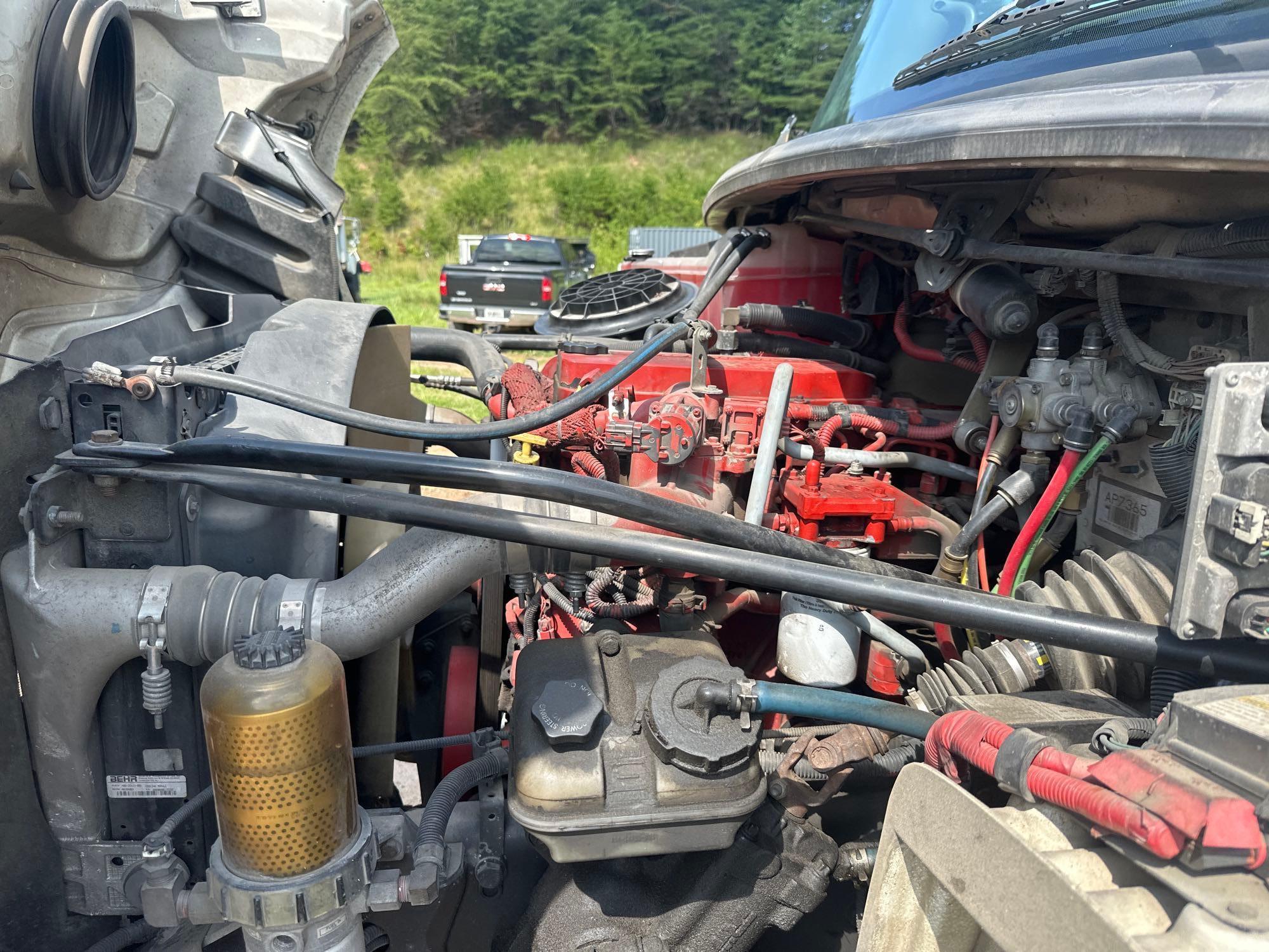 2010 Freightliner M2 106
