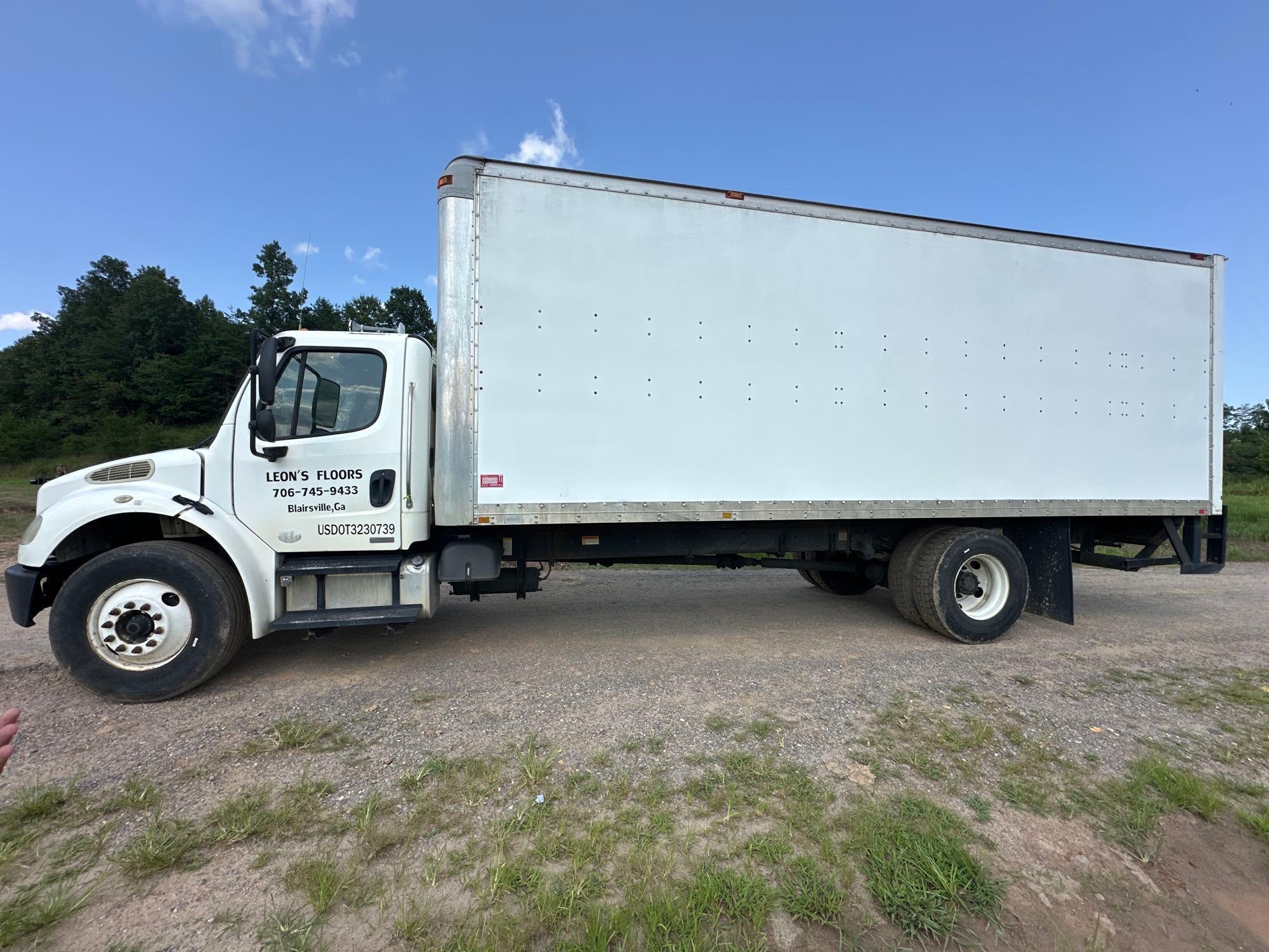 2010 Freightliner M2 106
