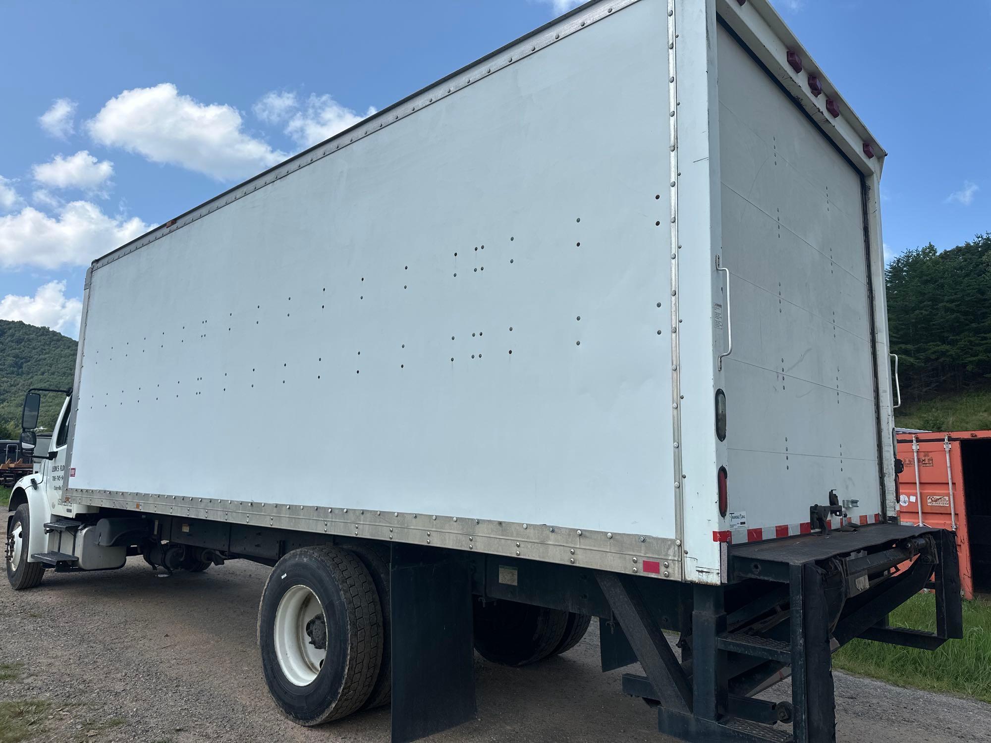 2010 Freightliner M2 106