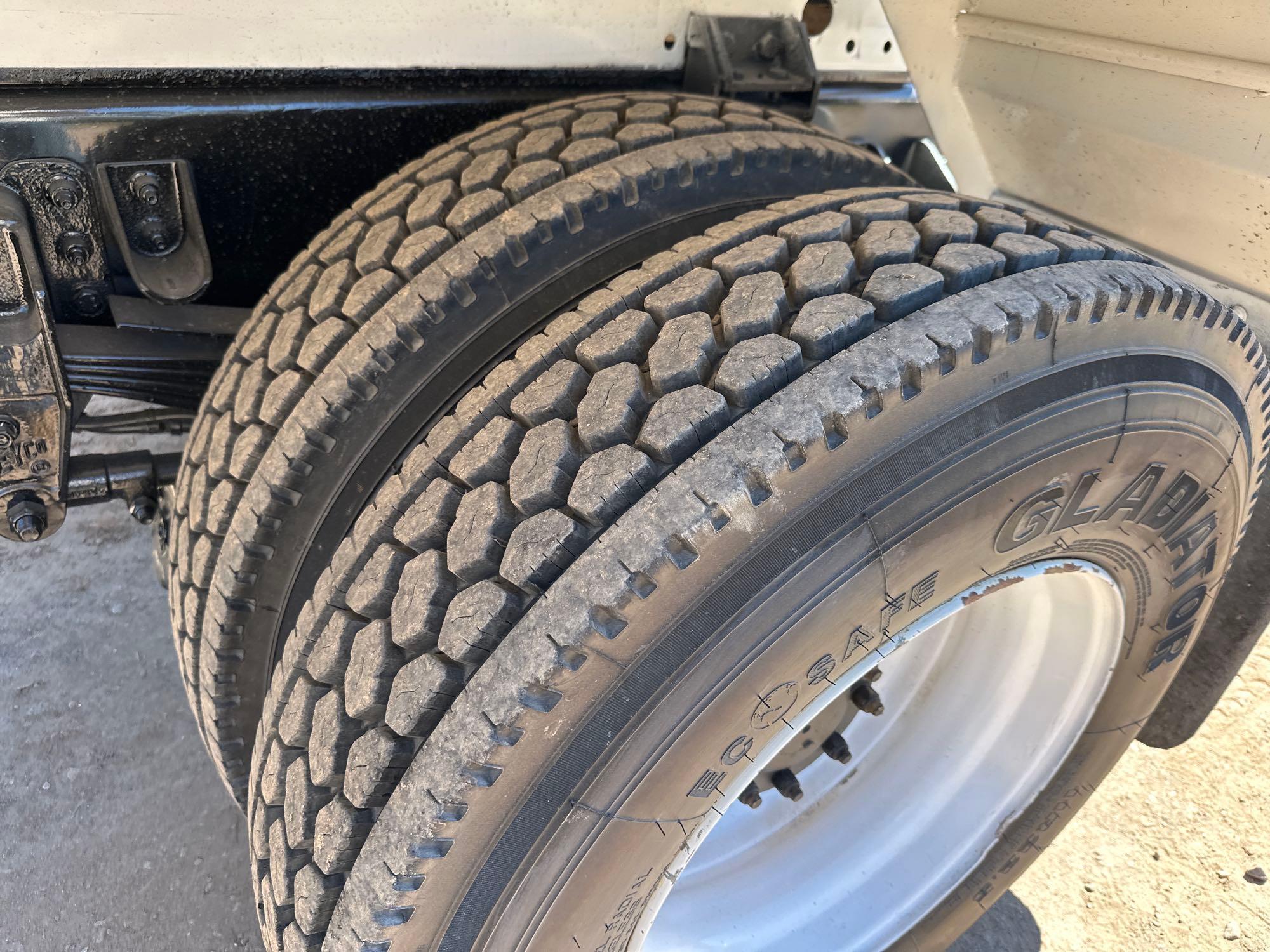 2017 Peterbilt 337
